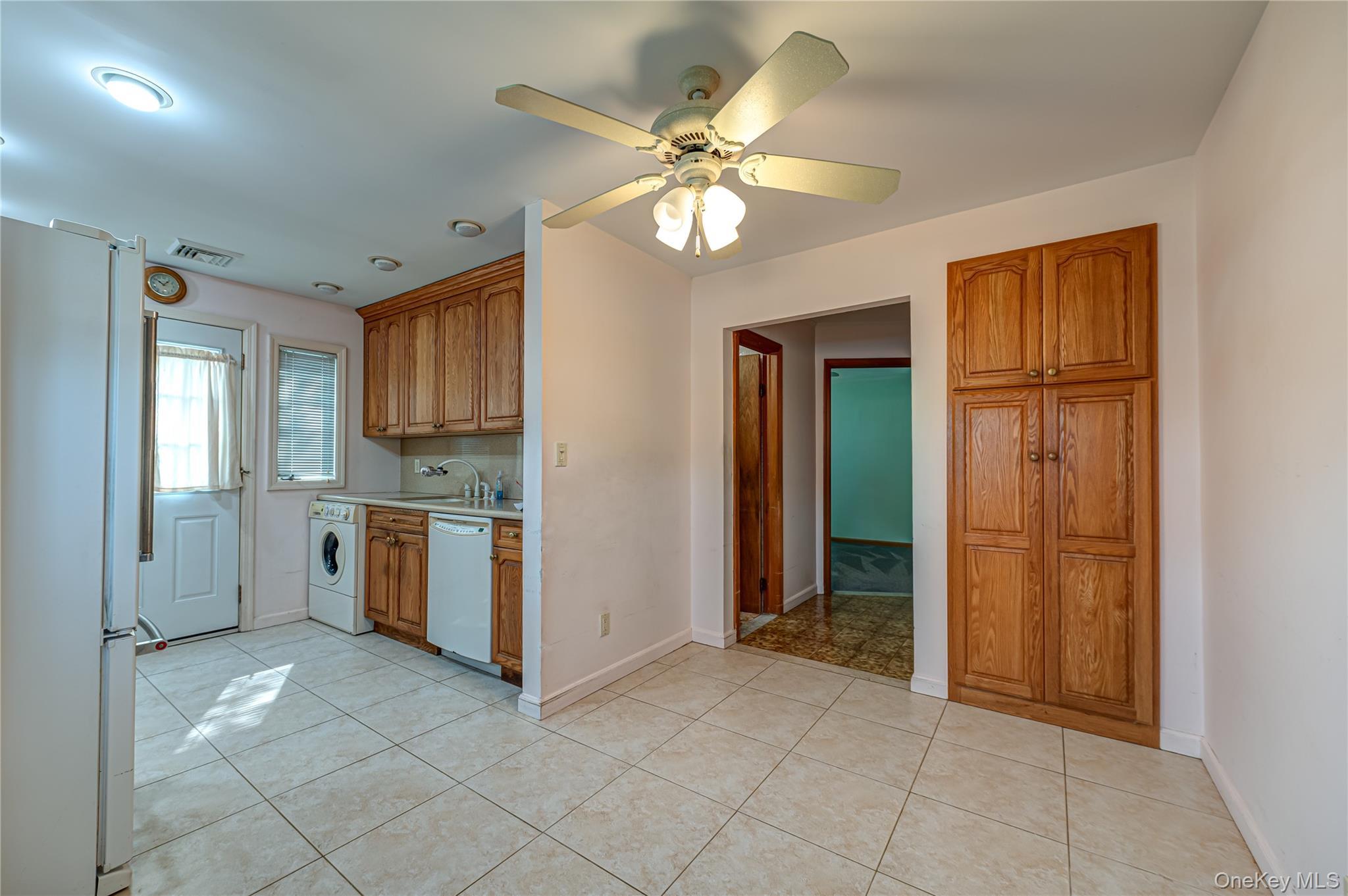 Single Family Maplewood Drive  Nassau County, NY 11783, MLS-1036258-10