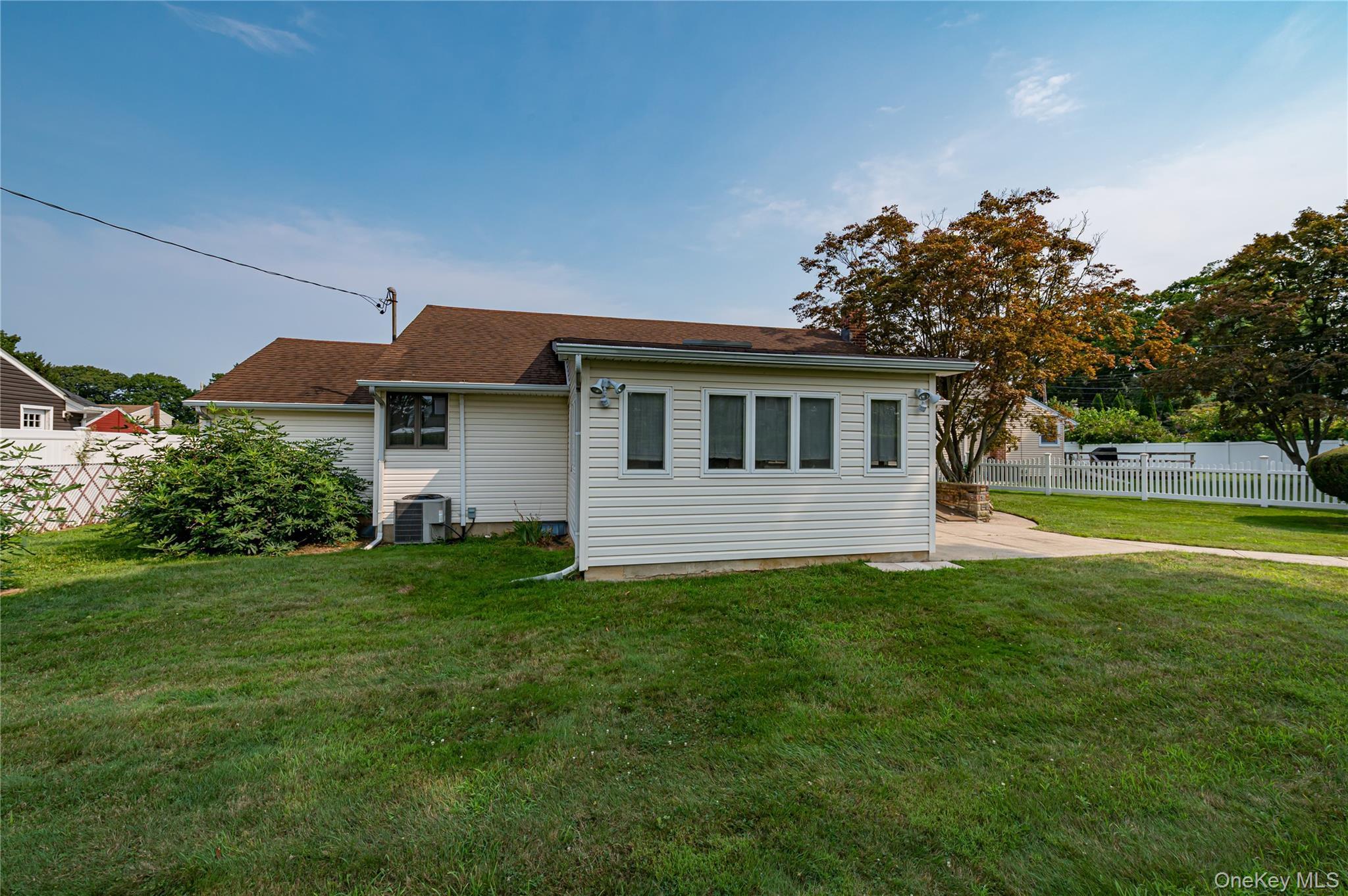Single Family Maplewood Drive  Nassau County, NY 11783, MLS-1036258-19