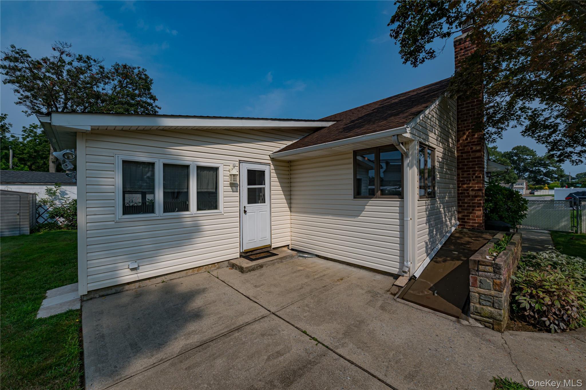 Single Family Maplewood Drive  Nassau County, NY 11783, MLS-1036258-23