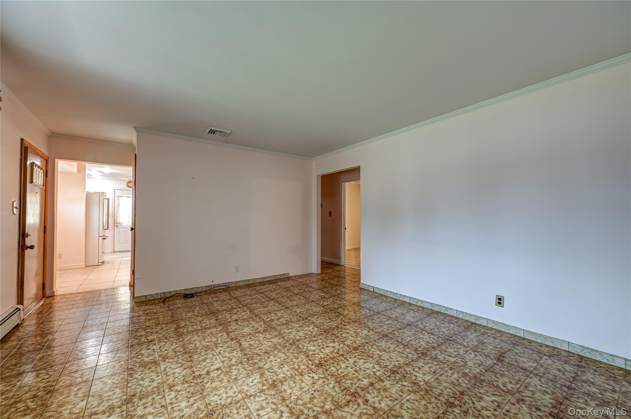 Single Family Maplewood Drive  Nassau County, NY 11783, MLS-1036258-5