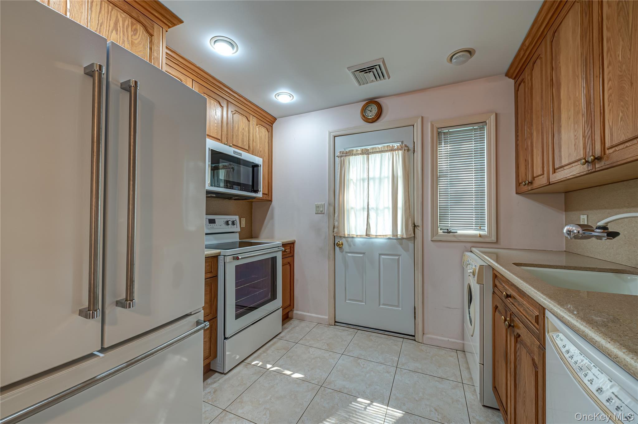Single Family Maplewood Drive  Nassau County, NY 11783, MLS-1036258-8