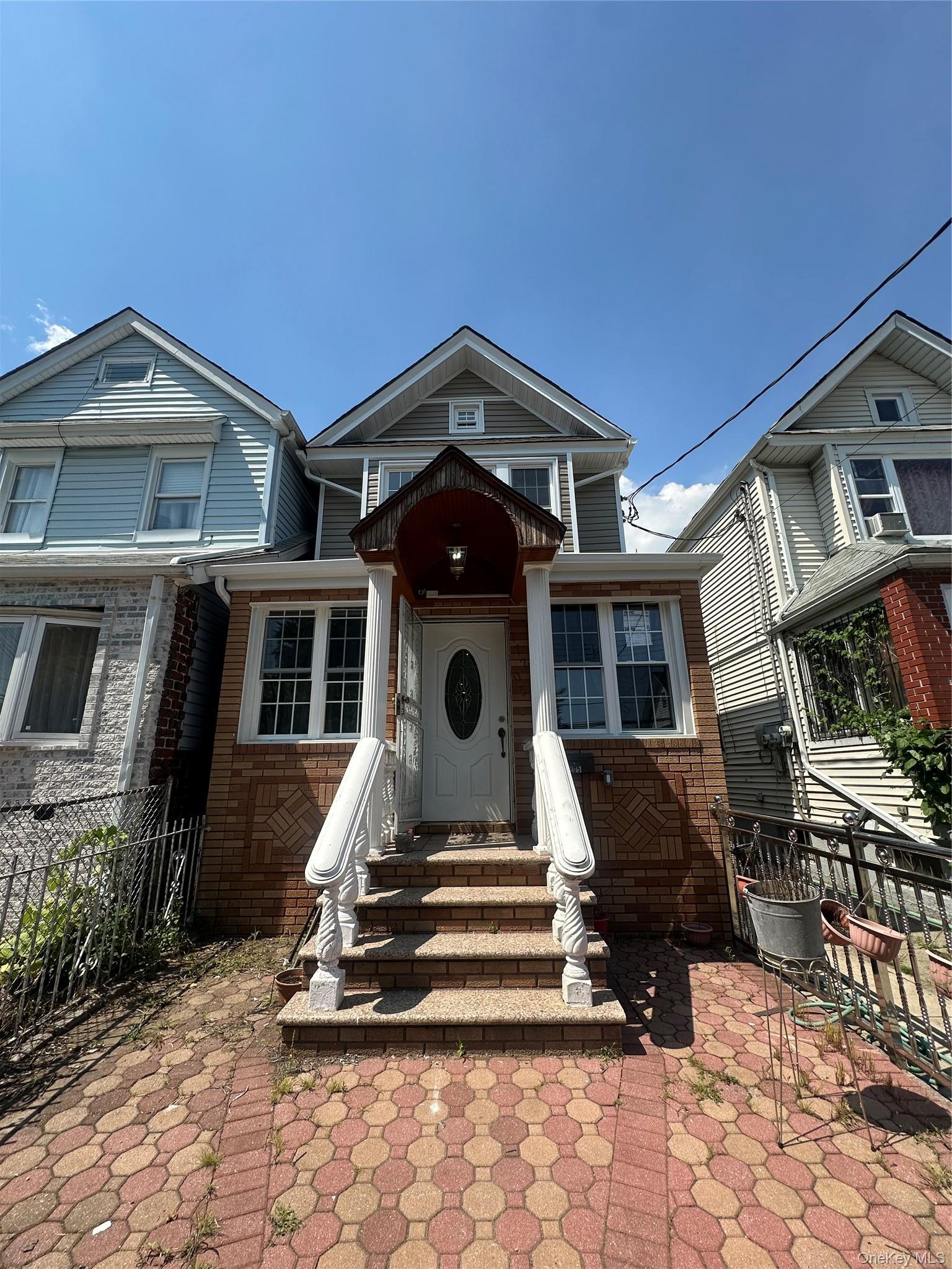 Single Family 89th Avenue  Queens, NY 11432, MLS-1036269-2