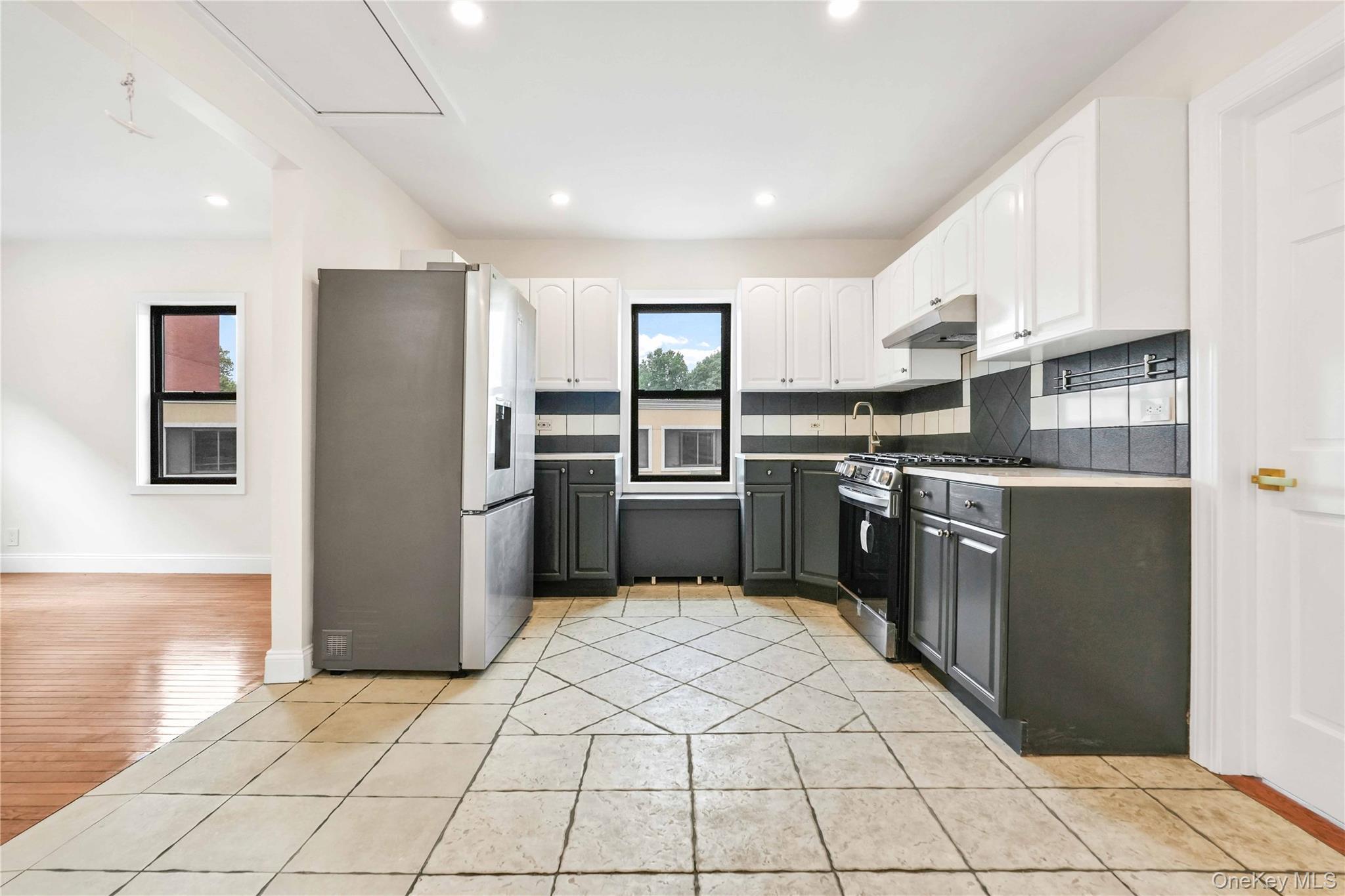 Single Family 68th Avenue Queens, NY 11374, MLS-1036273-15