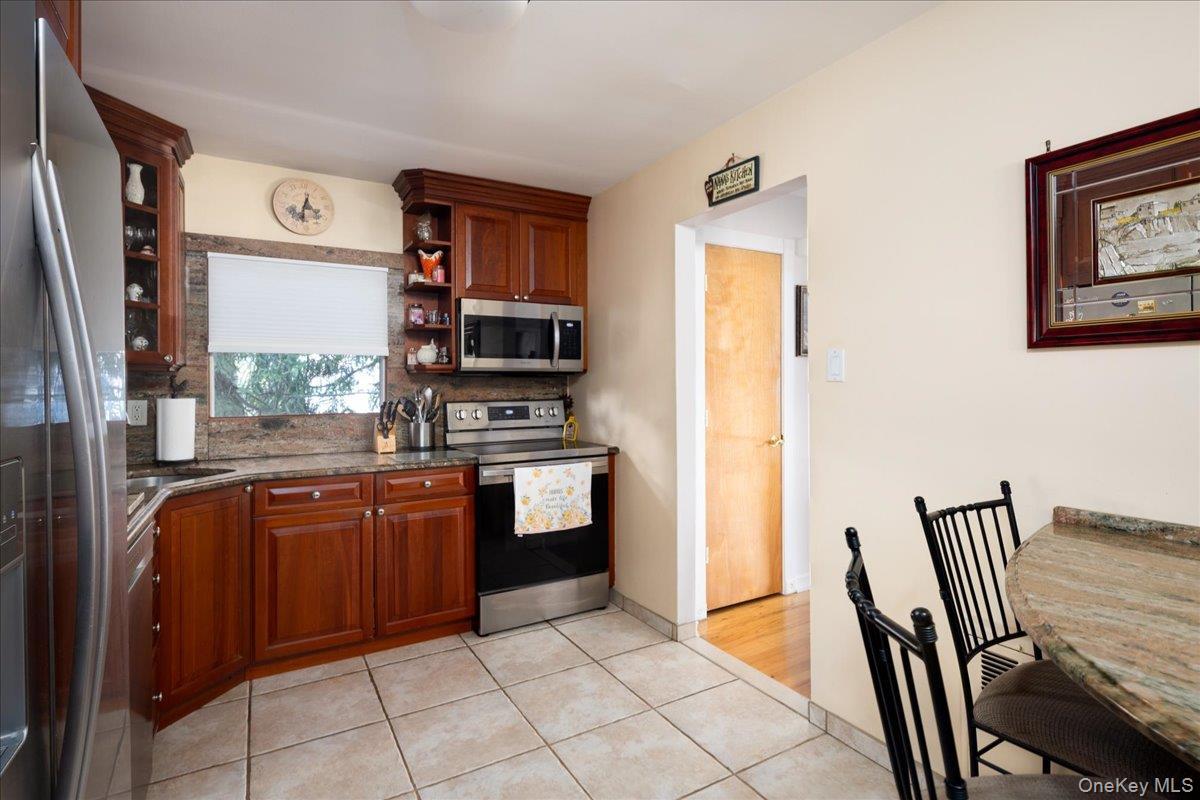 Single Family Seidman Place  Nassau County, NY 11010, MLS-1036274-7
