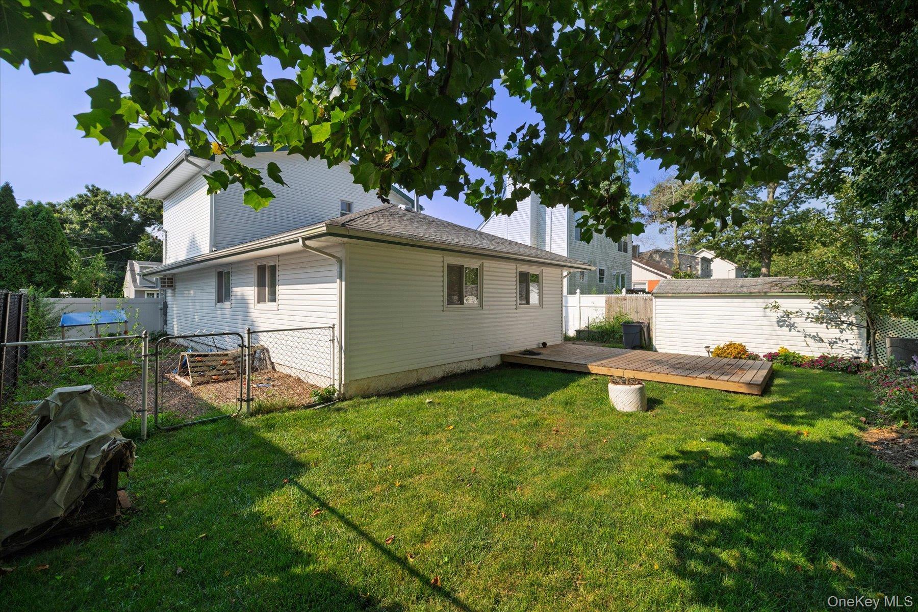 Single Family Robinson Drive Suffolk County, NY 11967, MLS-1036276-20