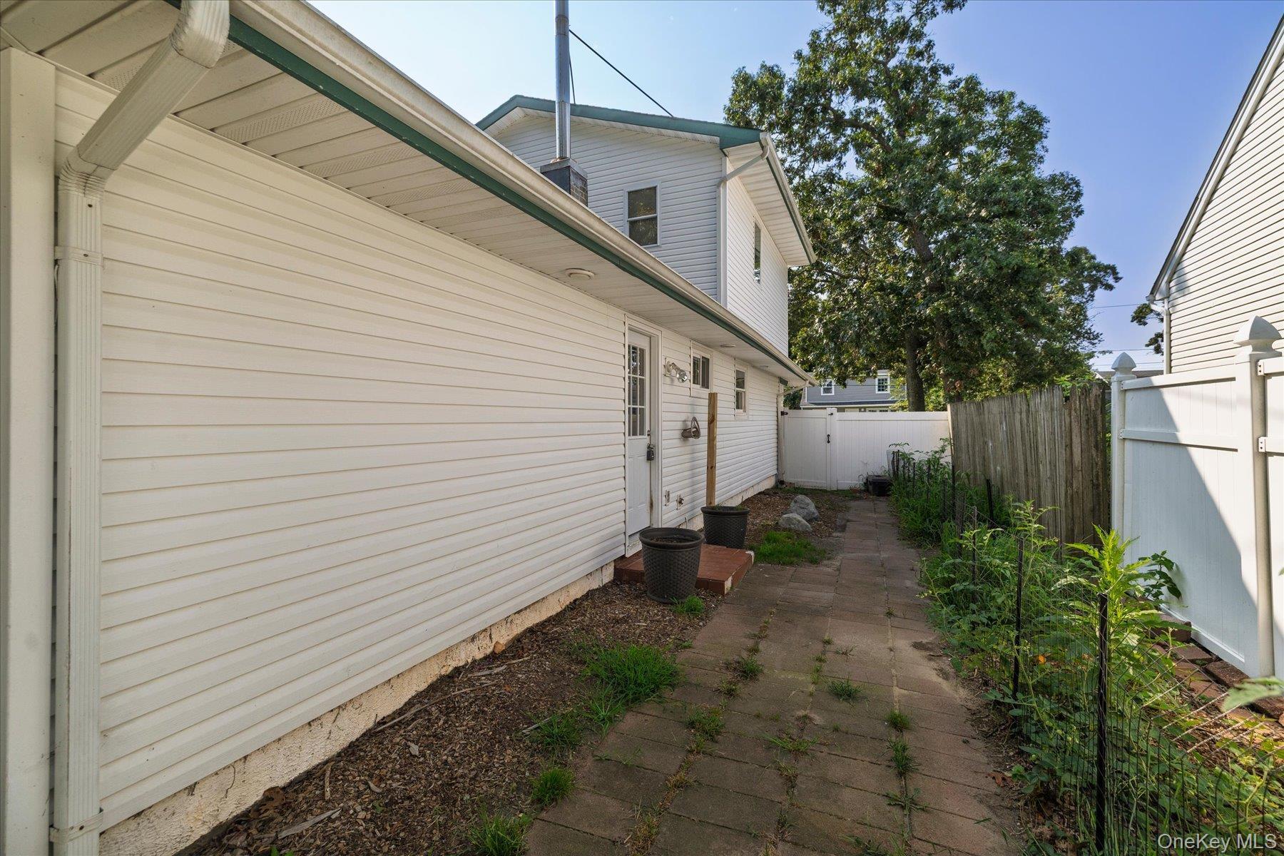 Single Family Robinson Drive Suffolk County, NY 11967, MLS-1036276-21