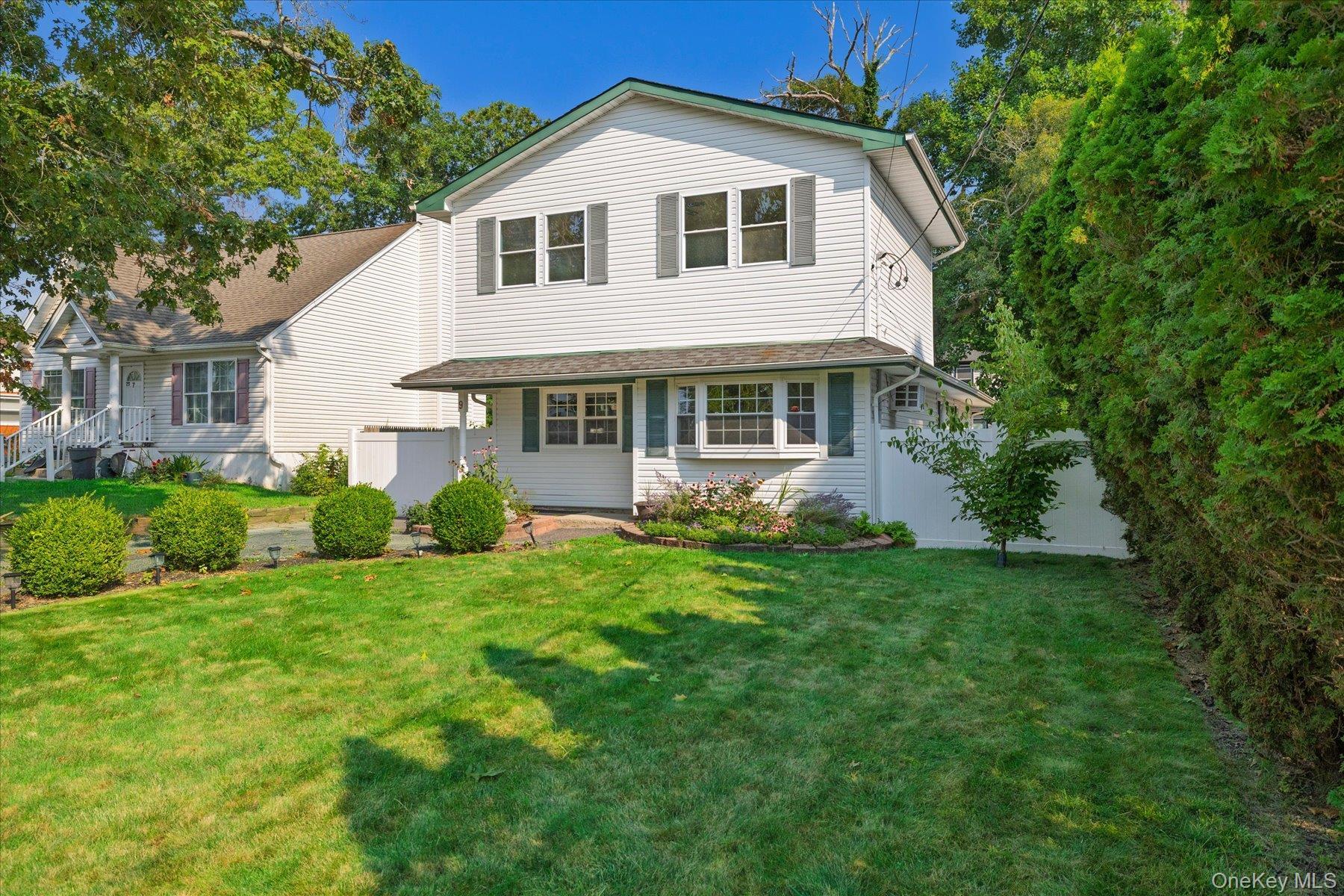 Single Family Robinson Drive  Suffolk County, NY 11967, MLS-1036276-23