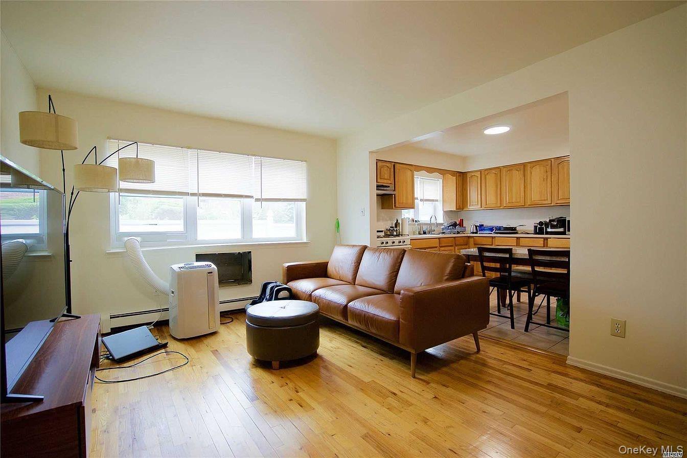 Single Family Little Neck Parkway Queens, NY 11363, MLS-1036294-4