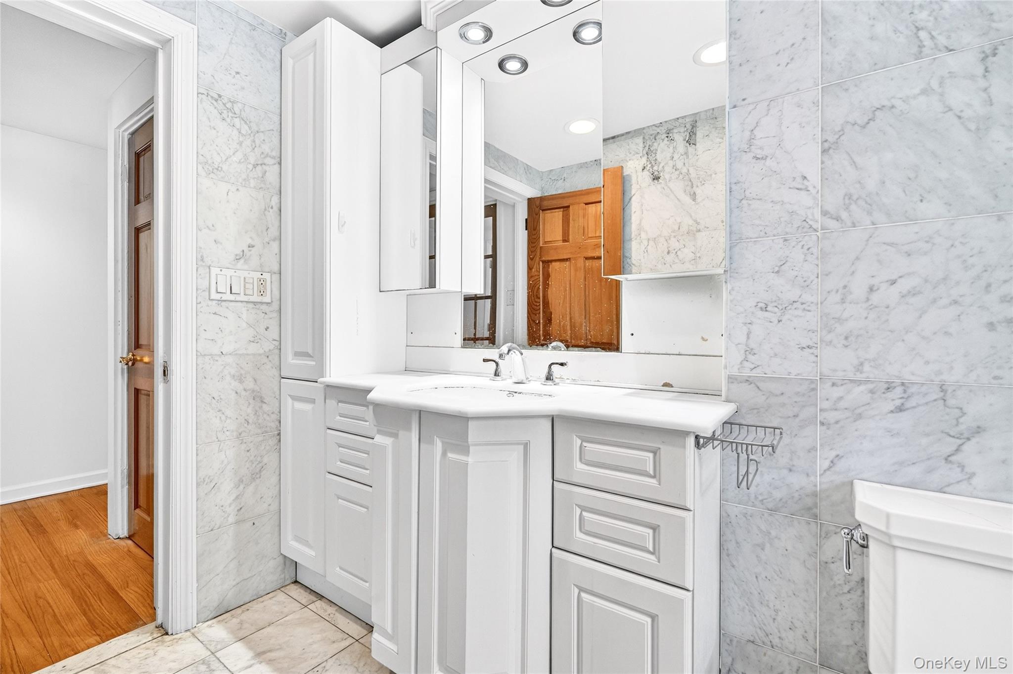 Single Family Old Knollwood Road Westchester County, NY 10607, MLS-1036297-15