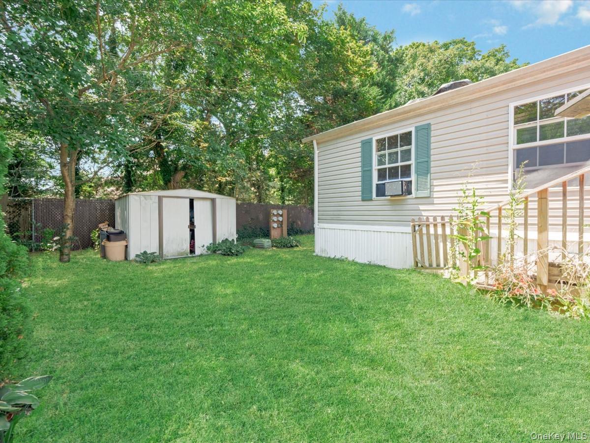 Single Family Mindy Lane  Suffolk County, NY 11716, MLS-1036313-14