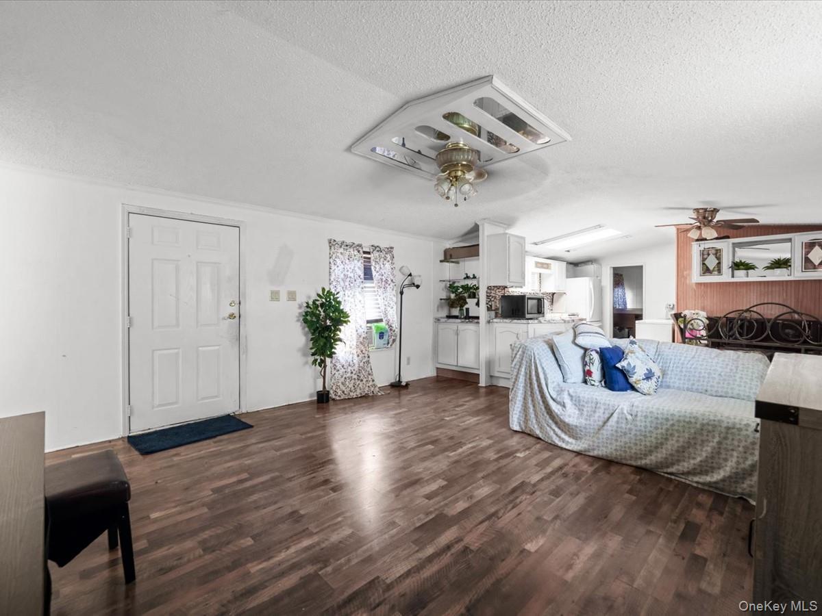 Single Family Mindy Lane  Suffolk County, NY 11716, MLS-1036313-6