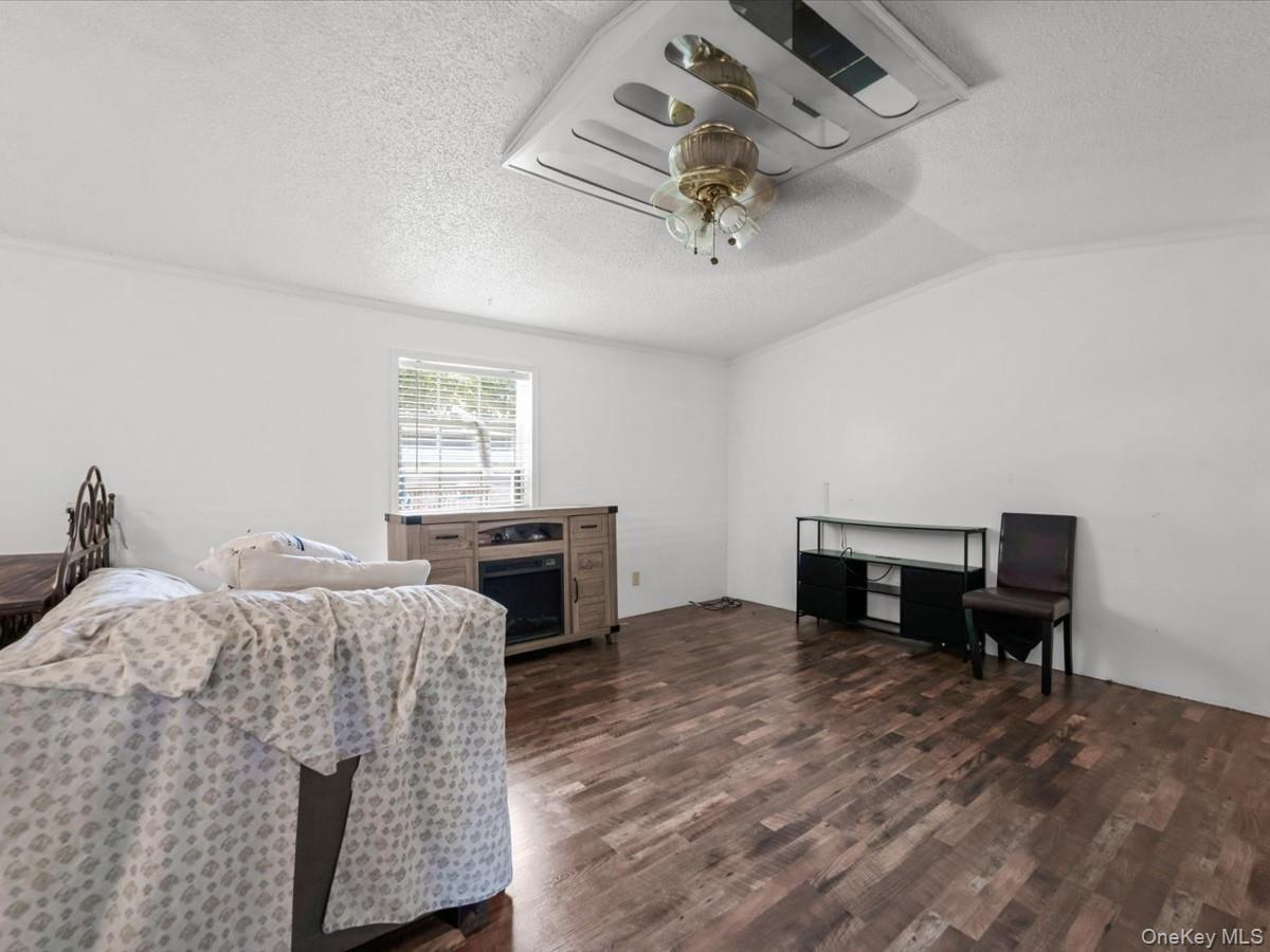 Single Family Mindy Lane  Suffolk County, NY 11716, MLS-1036313-7