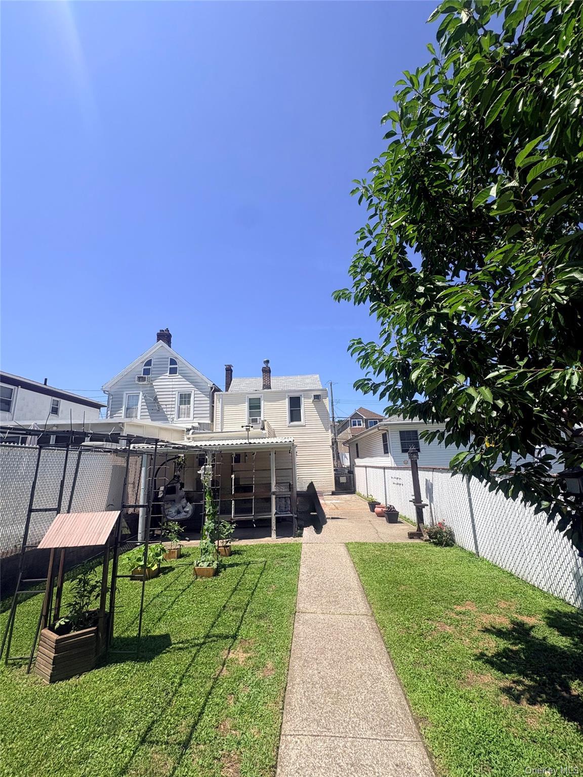 Single Family Saint Marys Avenue Staten Island, NY 10305, MLS-1036329-13