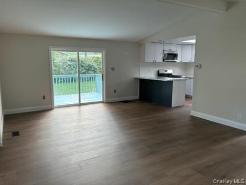 Single Family Old Country Road Road Suffolk County, NY 11901, MLS-1036345-4