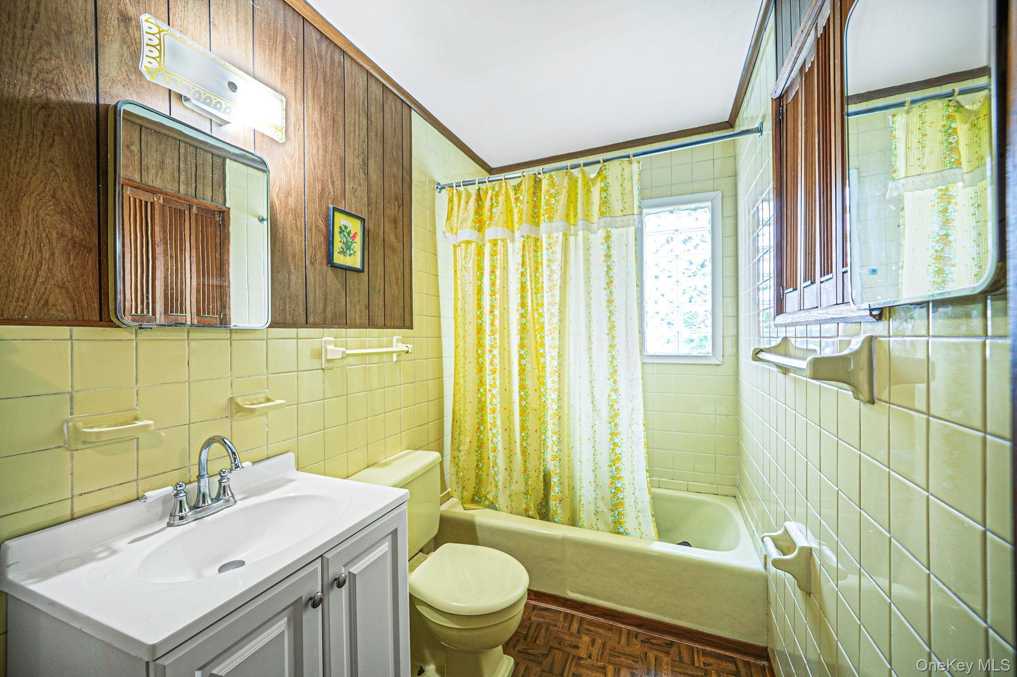 Single Family Bradish Lane Suffolk County, NY 11702, MLS-1036352-15