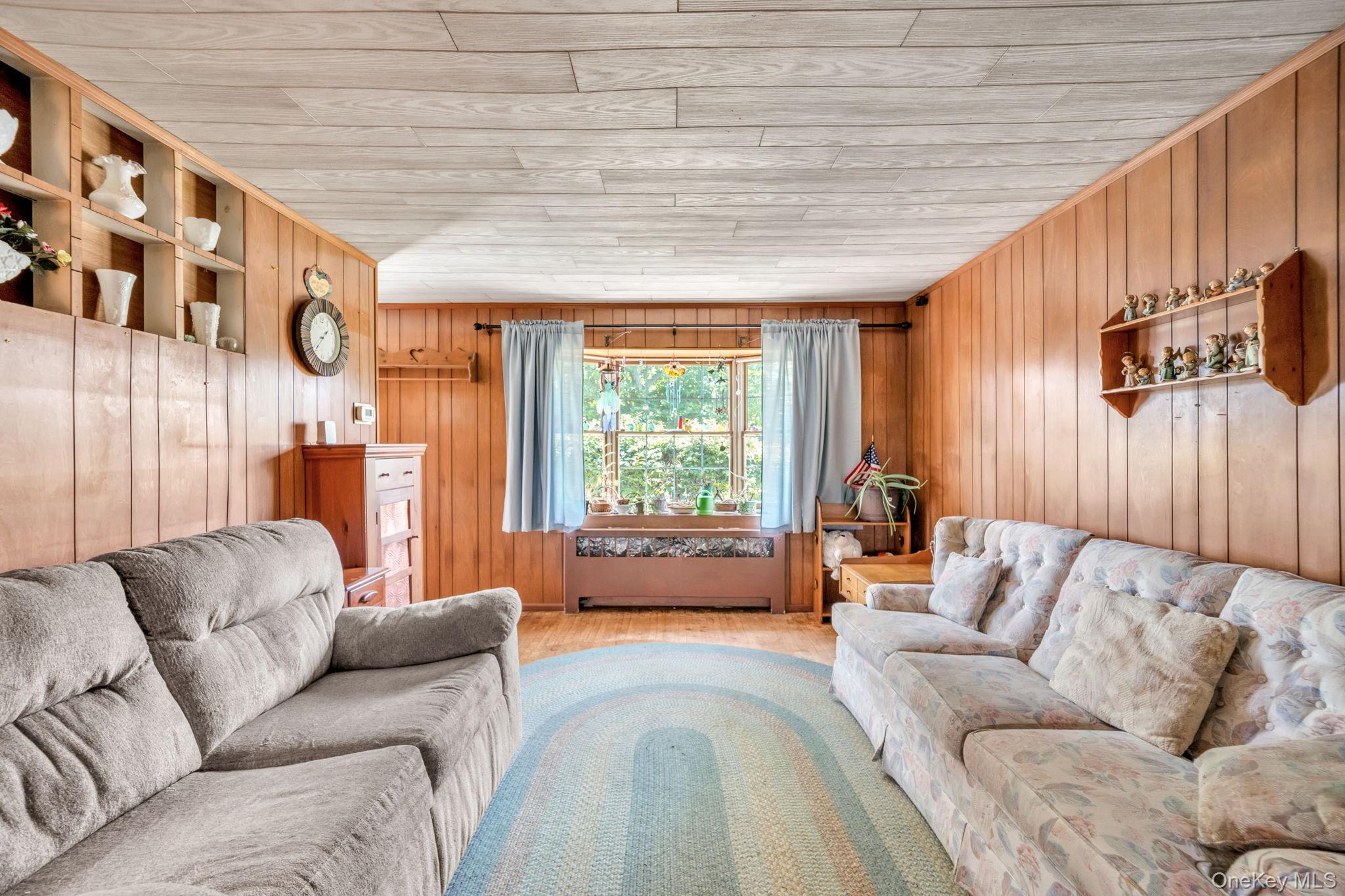 Single Family Bradish Lane Suffolk County, NY 11702, MLS-1036352-5