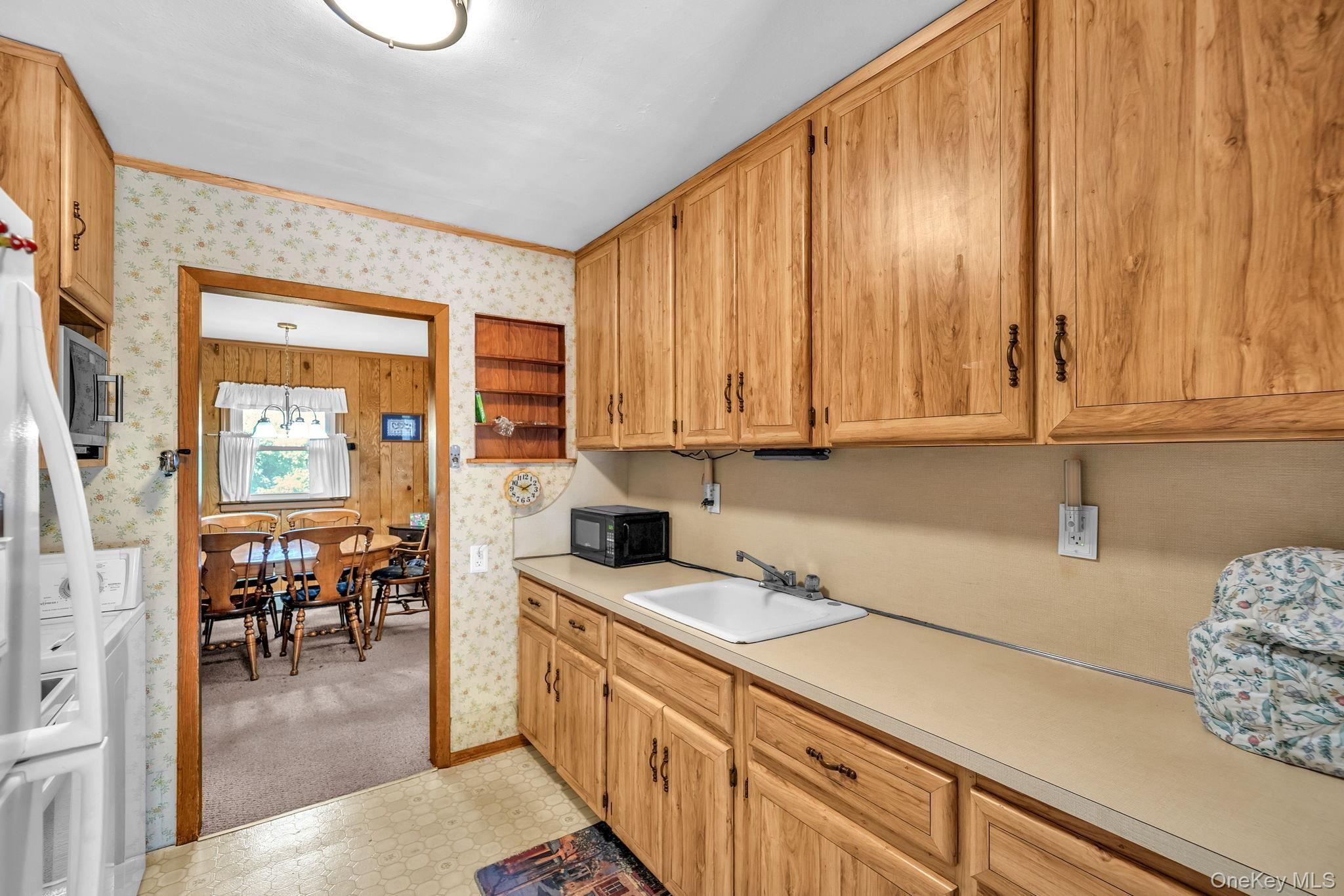 Single Family Bradish Lane Suffolk County, NY 11702, MLS-1036352-8