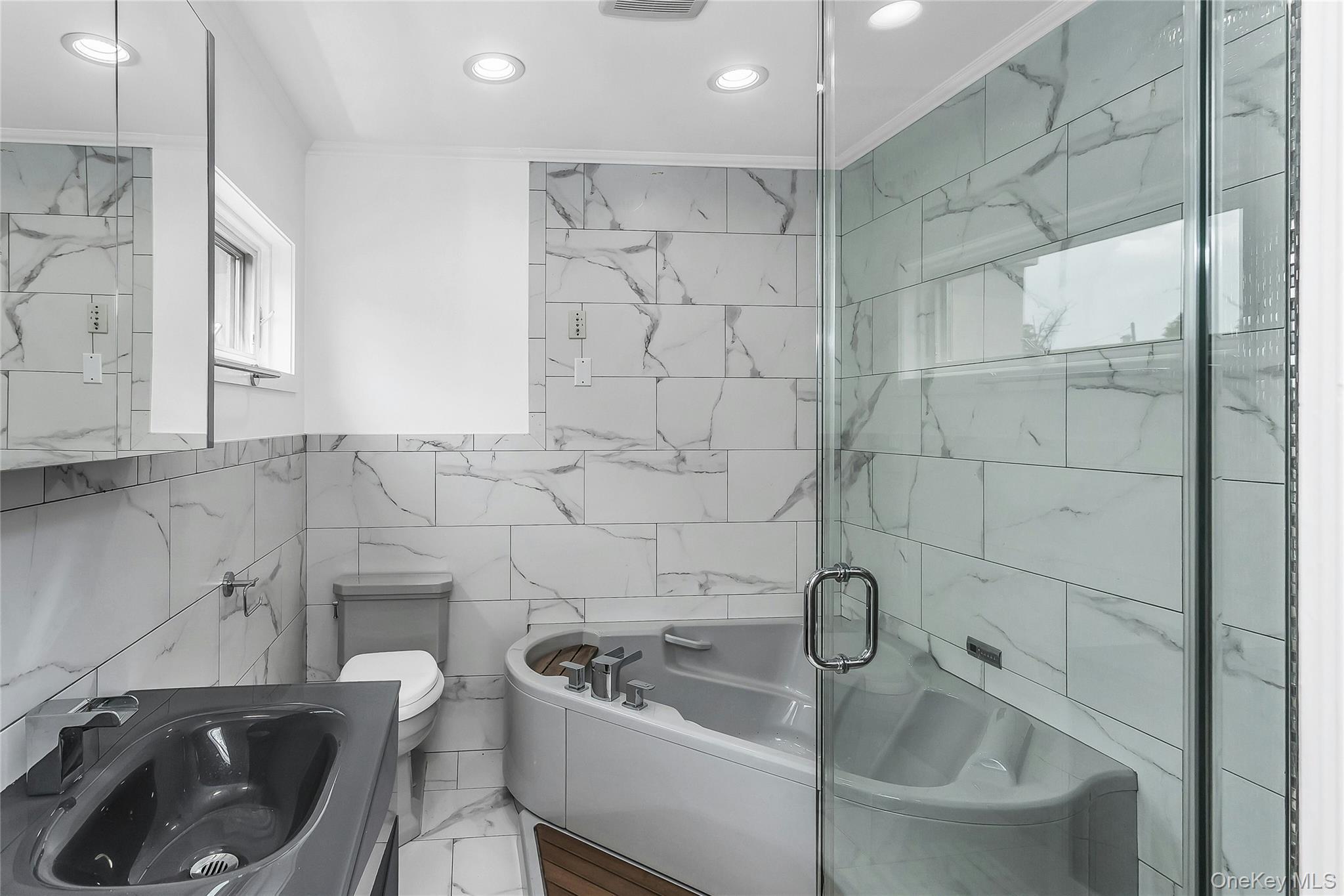 Single Family Powells Cove Boulevard Queens, NY 11357, MLS-1036365-16