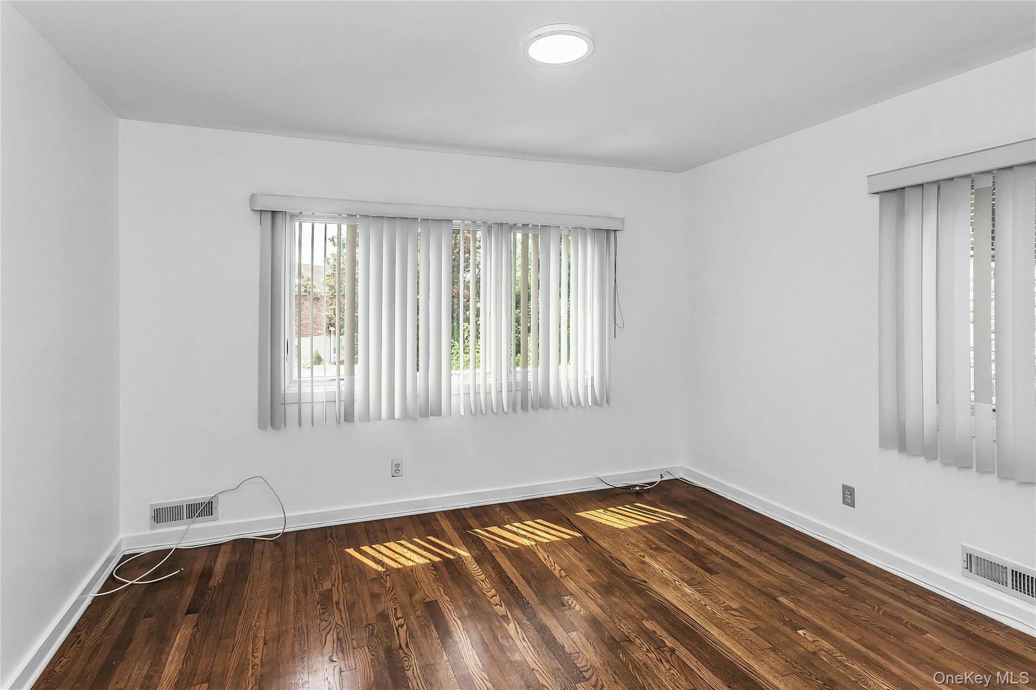 Single Family Powells Cove Boulevard Queens, NY 11357, MLS-1036365-18
