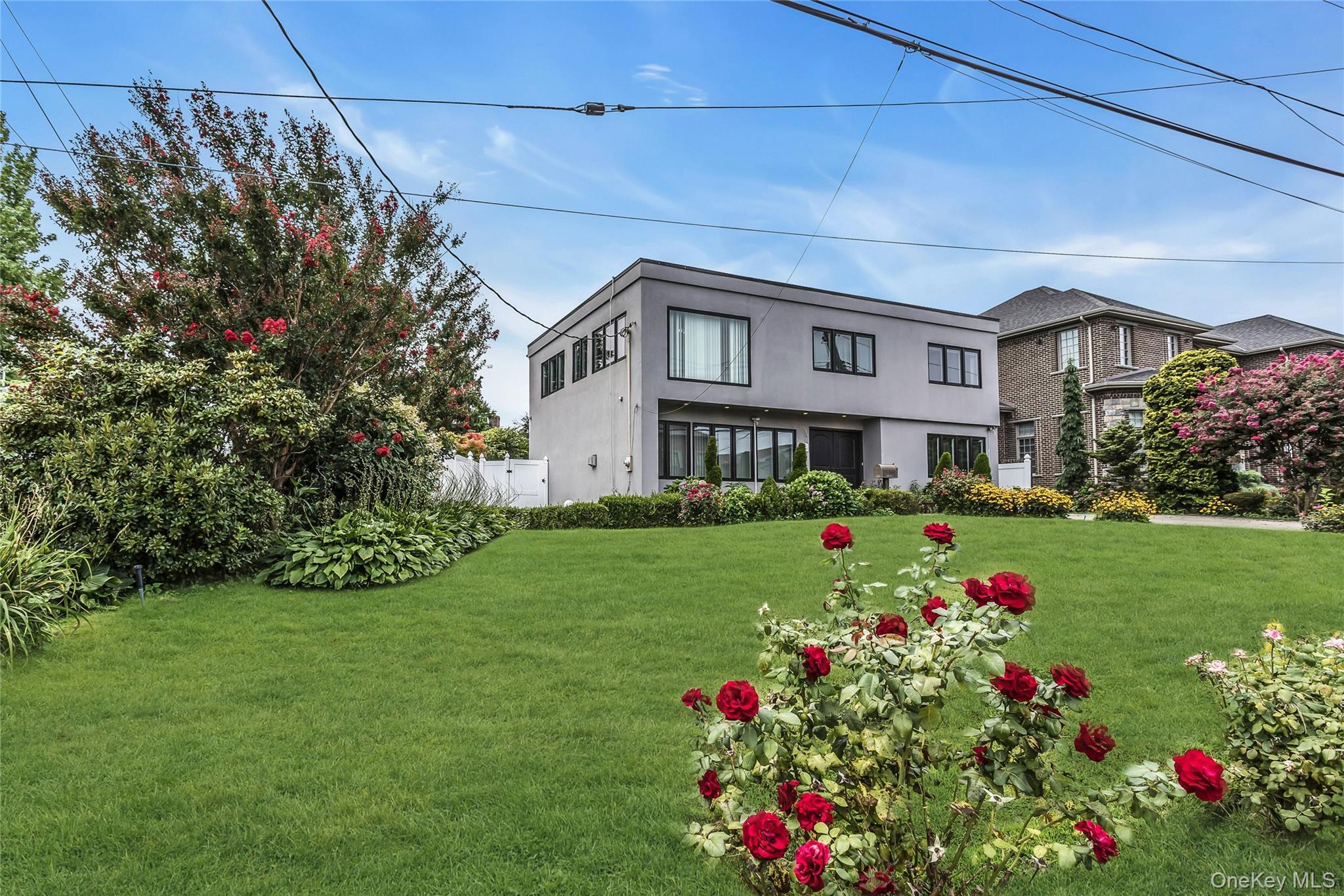 Single Family Powells Cove Boulevard Queens, NY 11357, MLS-1036365-2