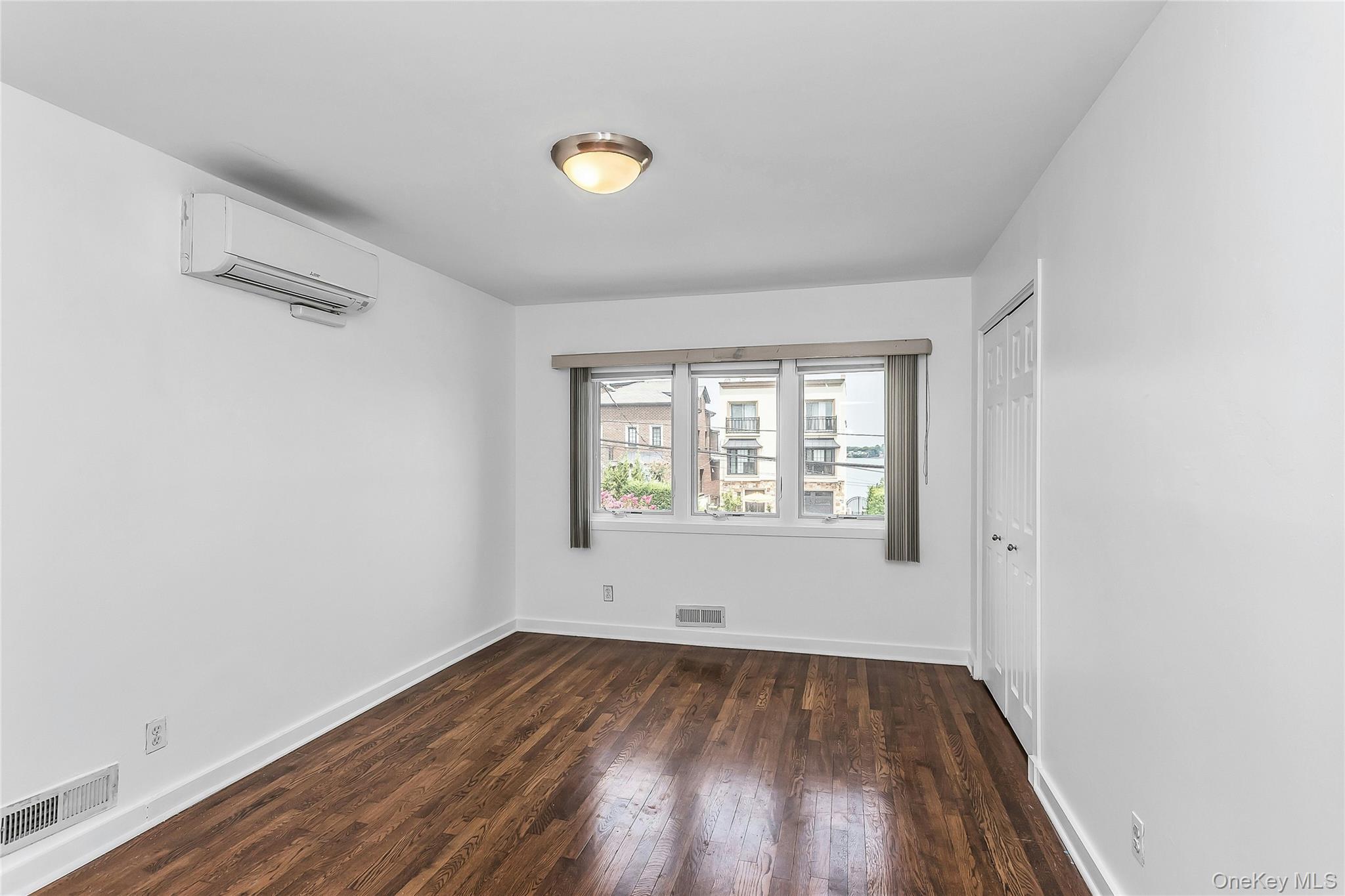 Single Family Powells Cove Boulevard Queens, NY 11357, MLS-1036365-20