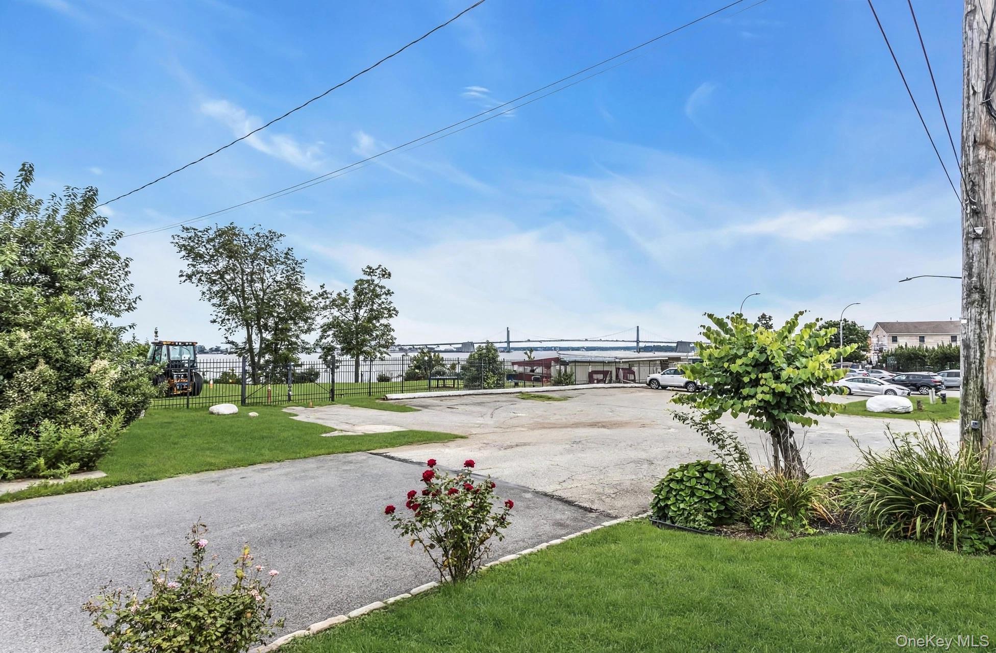 Single Family Powells Cove Boulevard  Queens, NY 11357, MLS-1036365-27