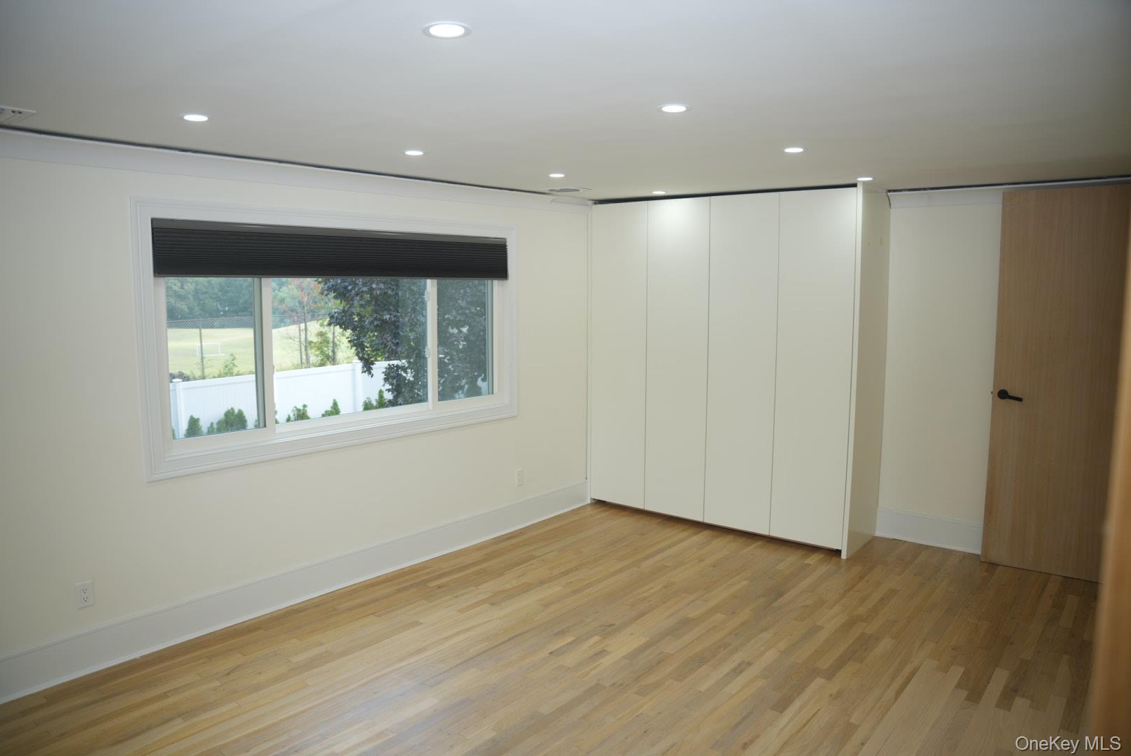 Single Family Wesleyan Road  Suffolk County, NY 11725, MLS-1036368-16