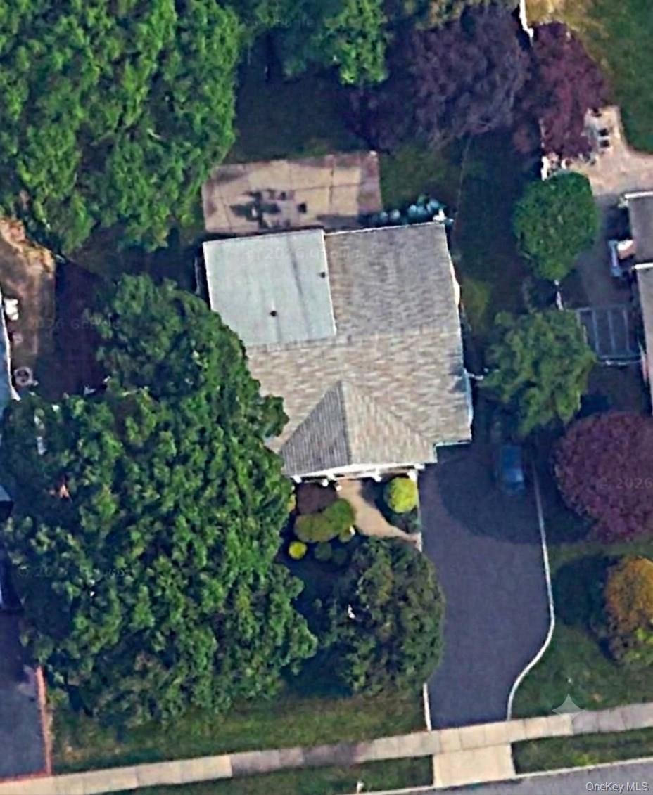 Single Family Wesleyan Road  Suffolk County, NY 11725, MLS-1036368-2
