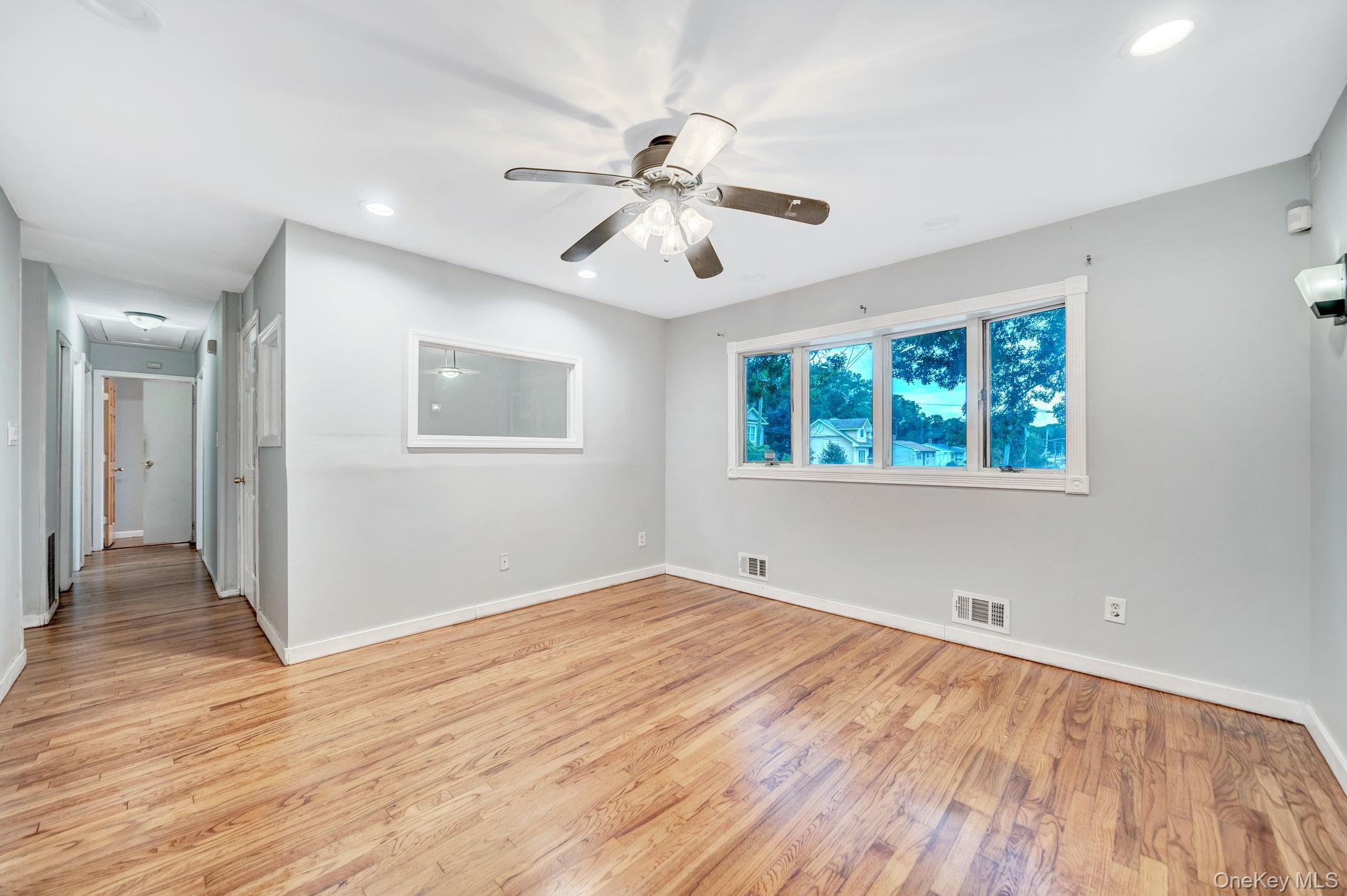 Single Family University Drive  Suffolk County, NY 11779, MLS-1036382-16