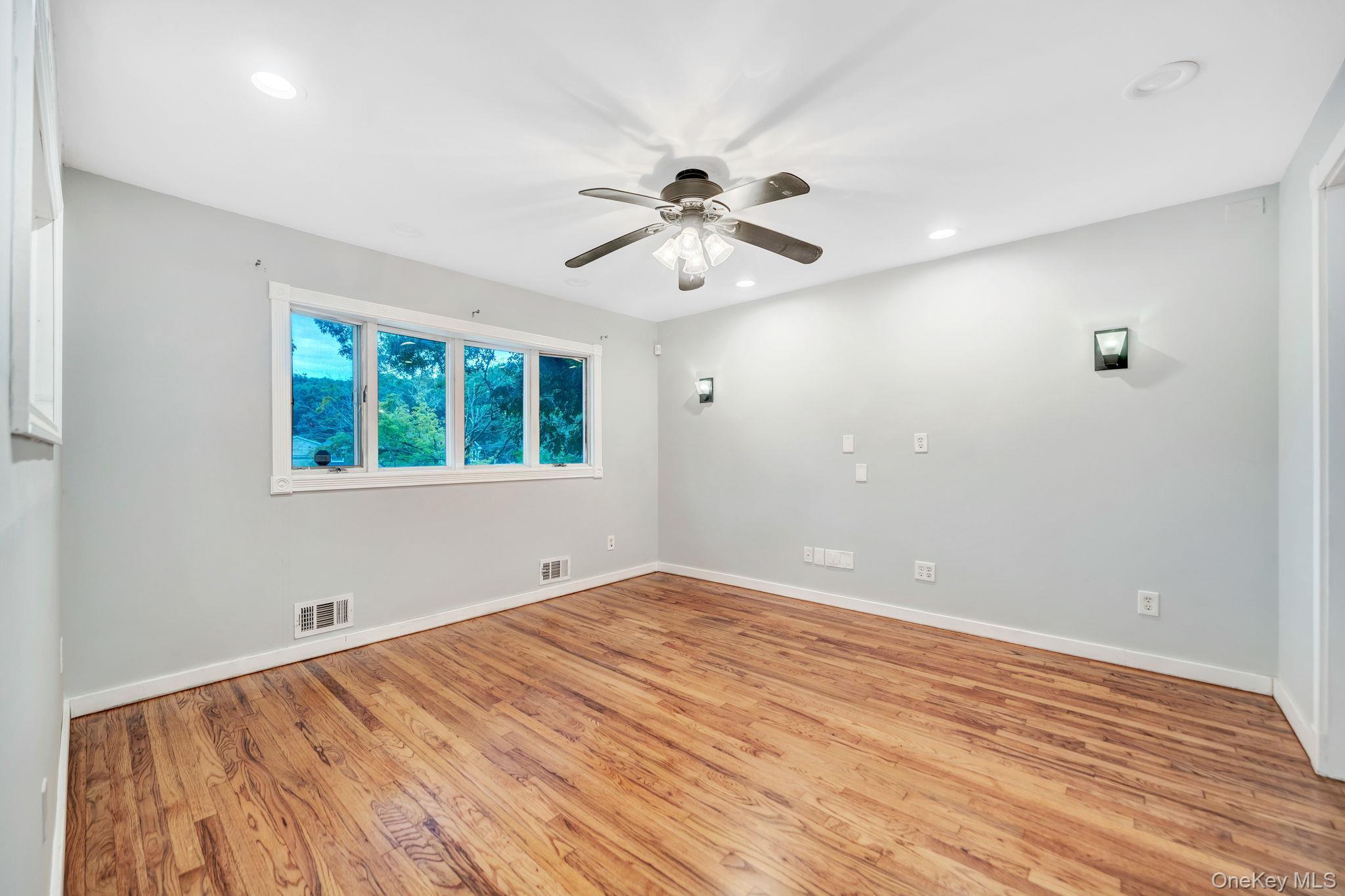 Single Family University Drive  Suffolk County, NY 11779, MLS-1036382-23