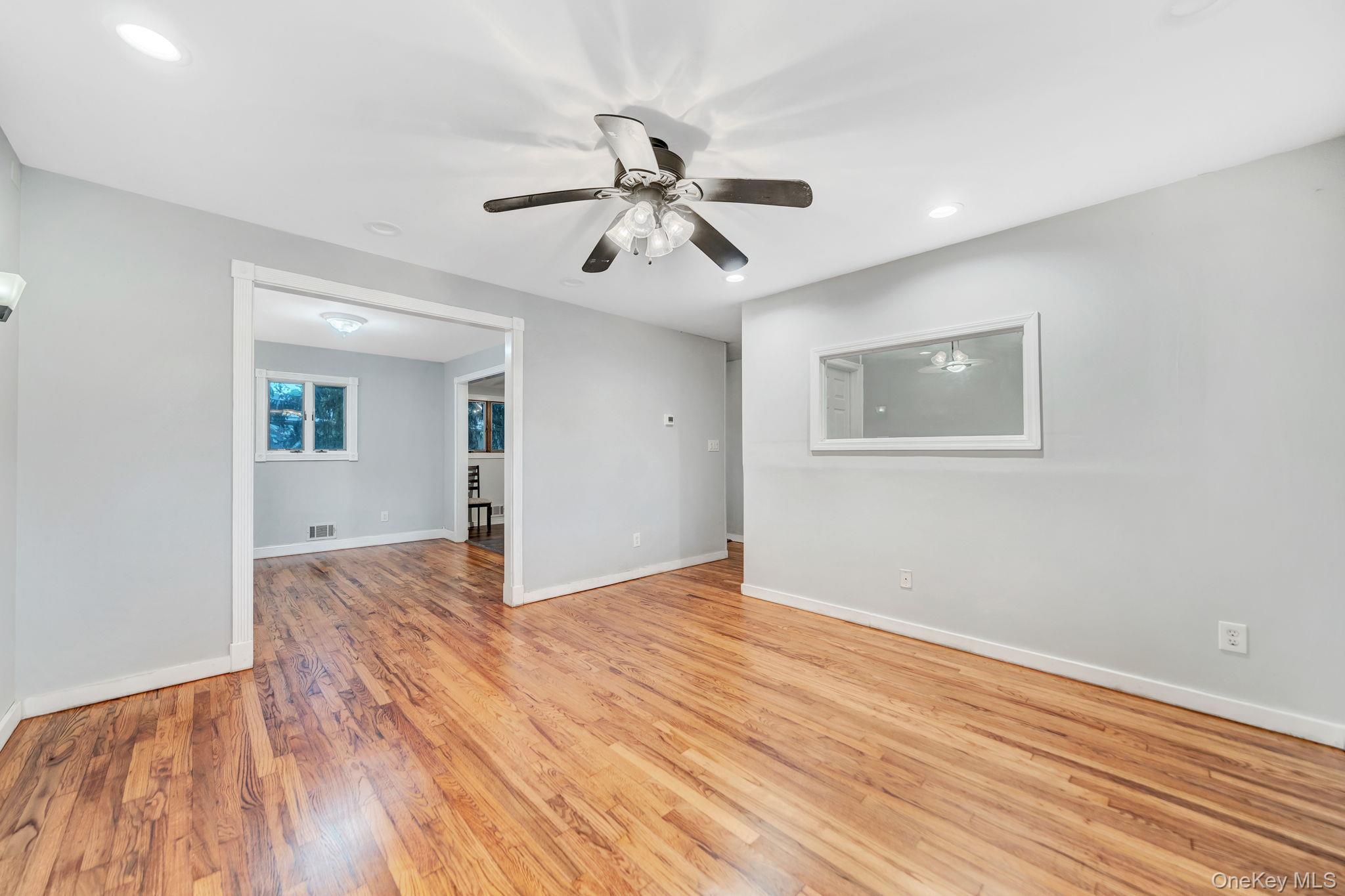 Single Family University Drive  Suffolk County, NY 11779, MLS-1036382-25