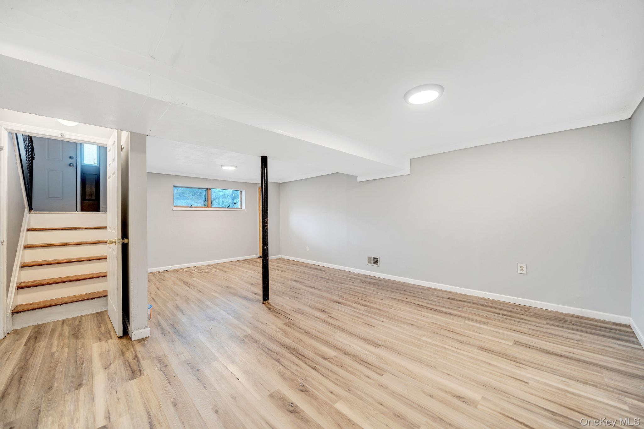Single Family University Drive  Suffolk County, NY 11779, MLS-1036382-30