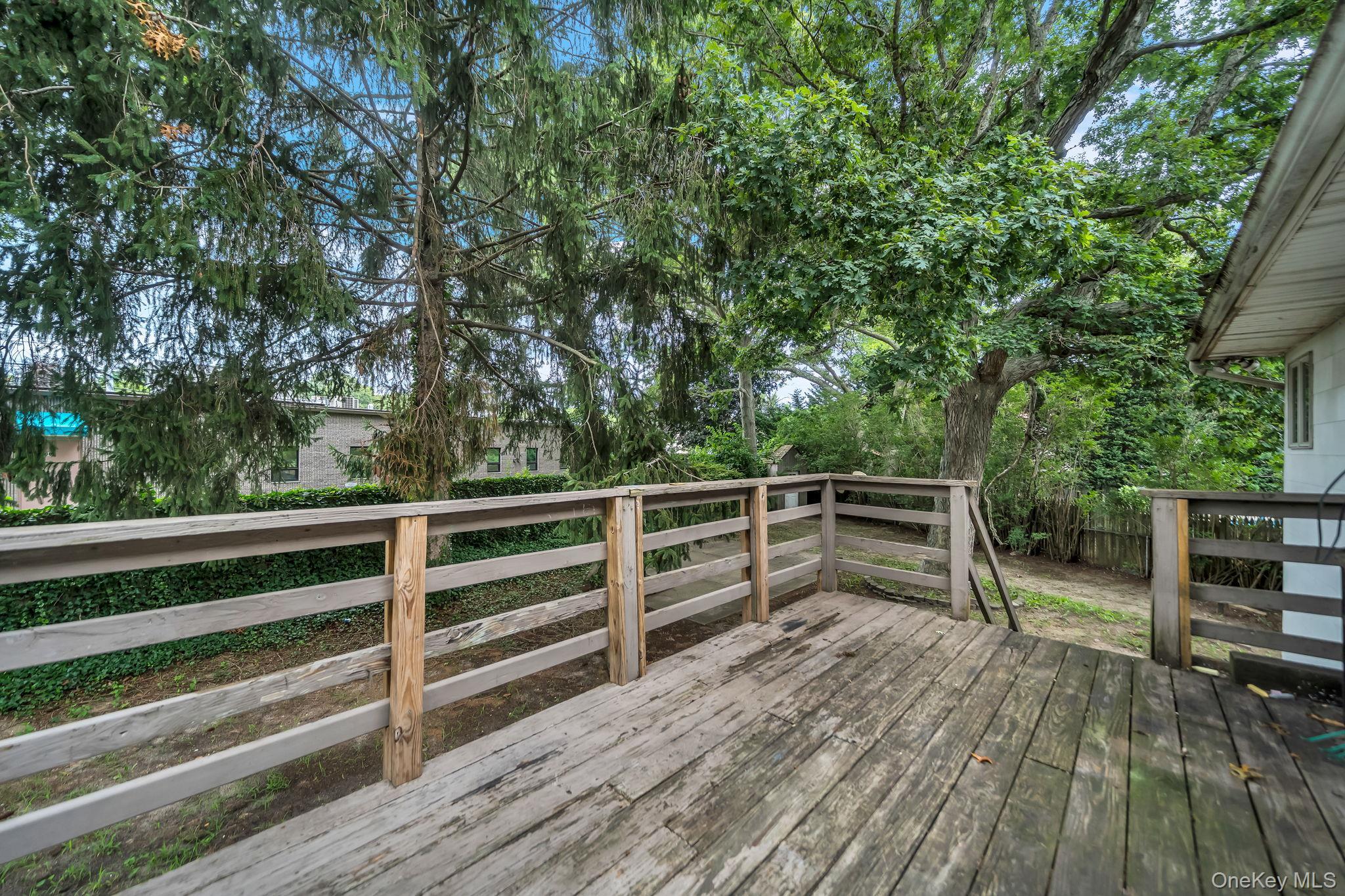 Single Family University Drive  Suffolk County, NY 11779, MLS-1036382-35