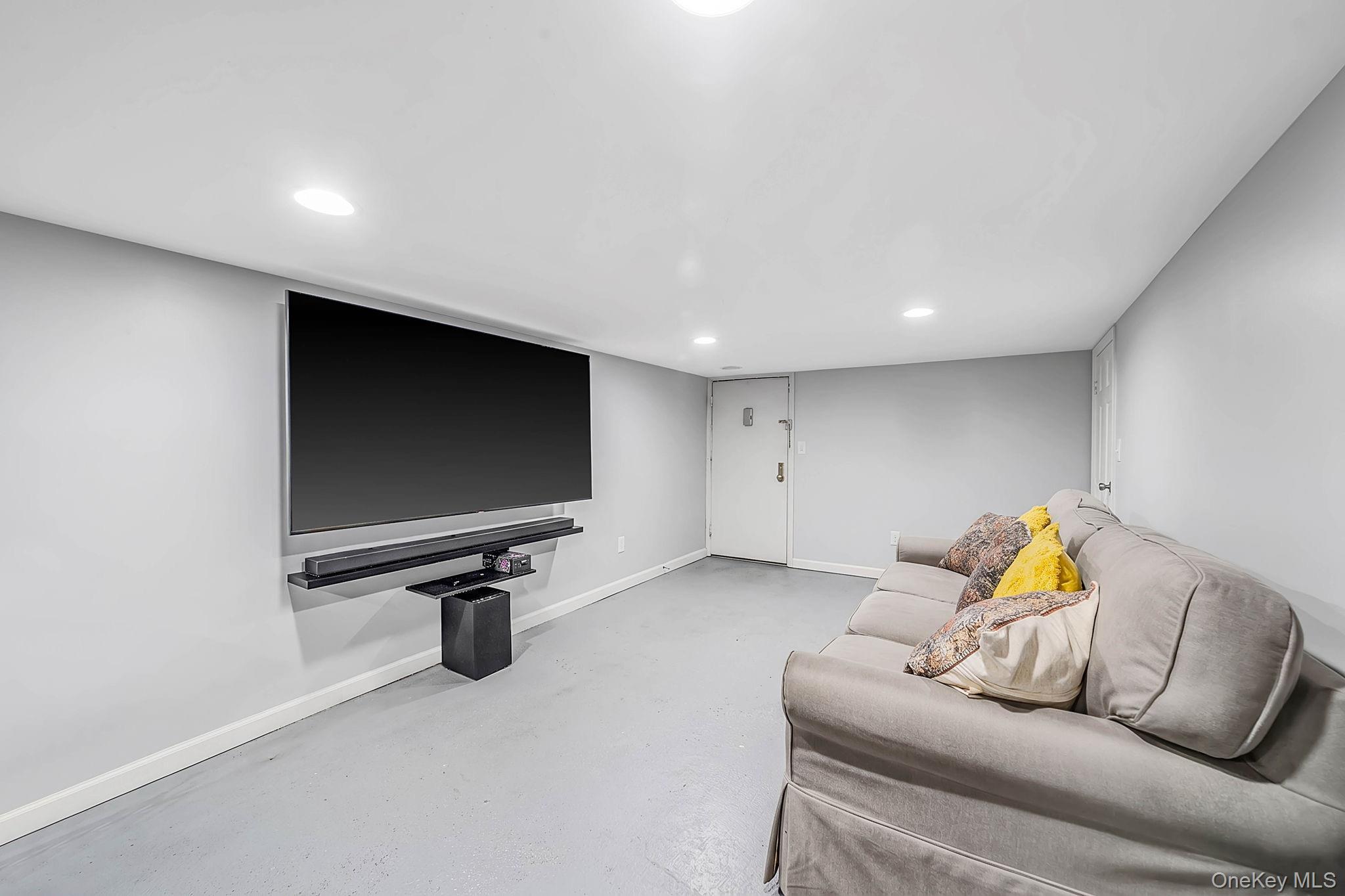 Single Family Putnam Avenue Brooklyn, NY 11221, MLS-1036416-23
