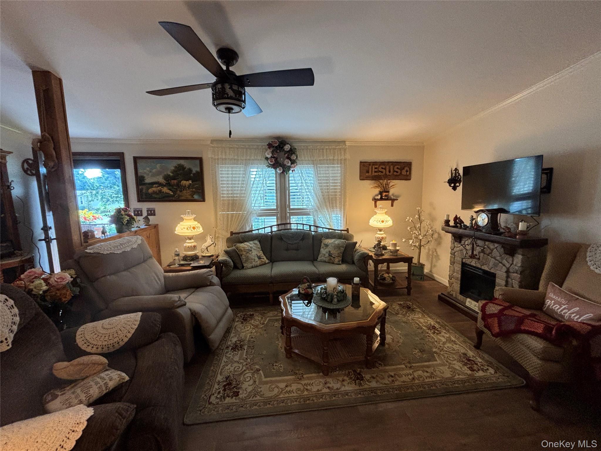 Single Family Old Country Road Suffolk County, NY 11901, MLS-1036429-14