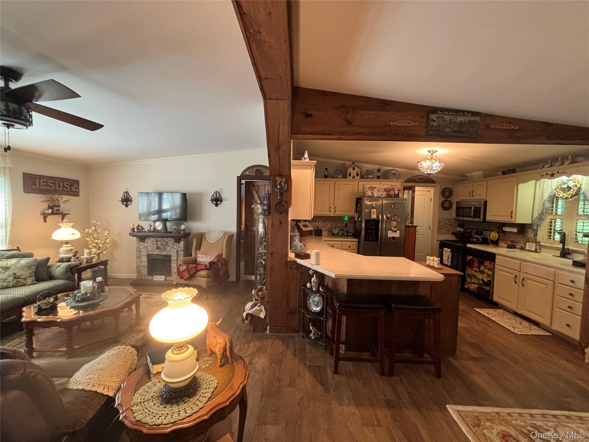 Single Family Old Country Road Suffolk County, NY 11901, MLS-1036429-18