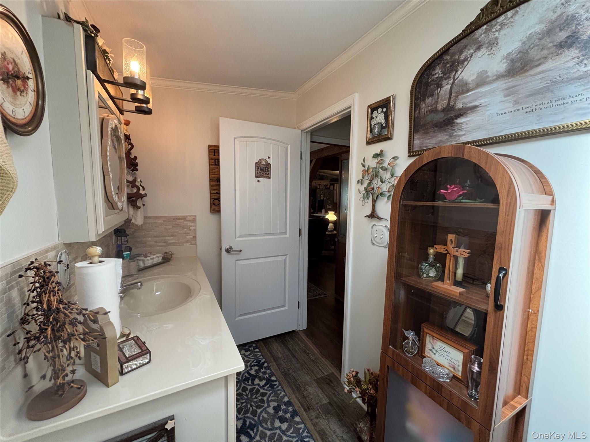 Single Family Old Country Road Suffolk County, NY 11901, MLS-1036429-37