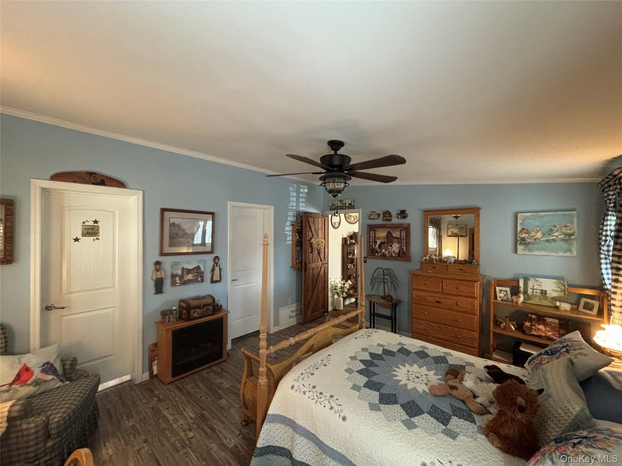 Single Family Old Country Road Suffolk County, NY 11901, MLS-1036429-39