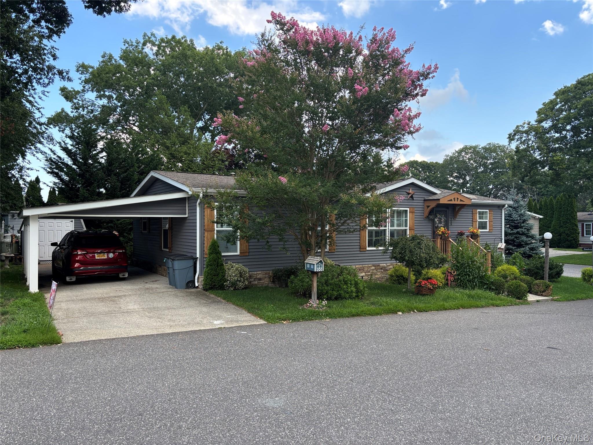 Single Family Old Country Road Suffolk County, NY 11901, MLS-1036429-4