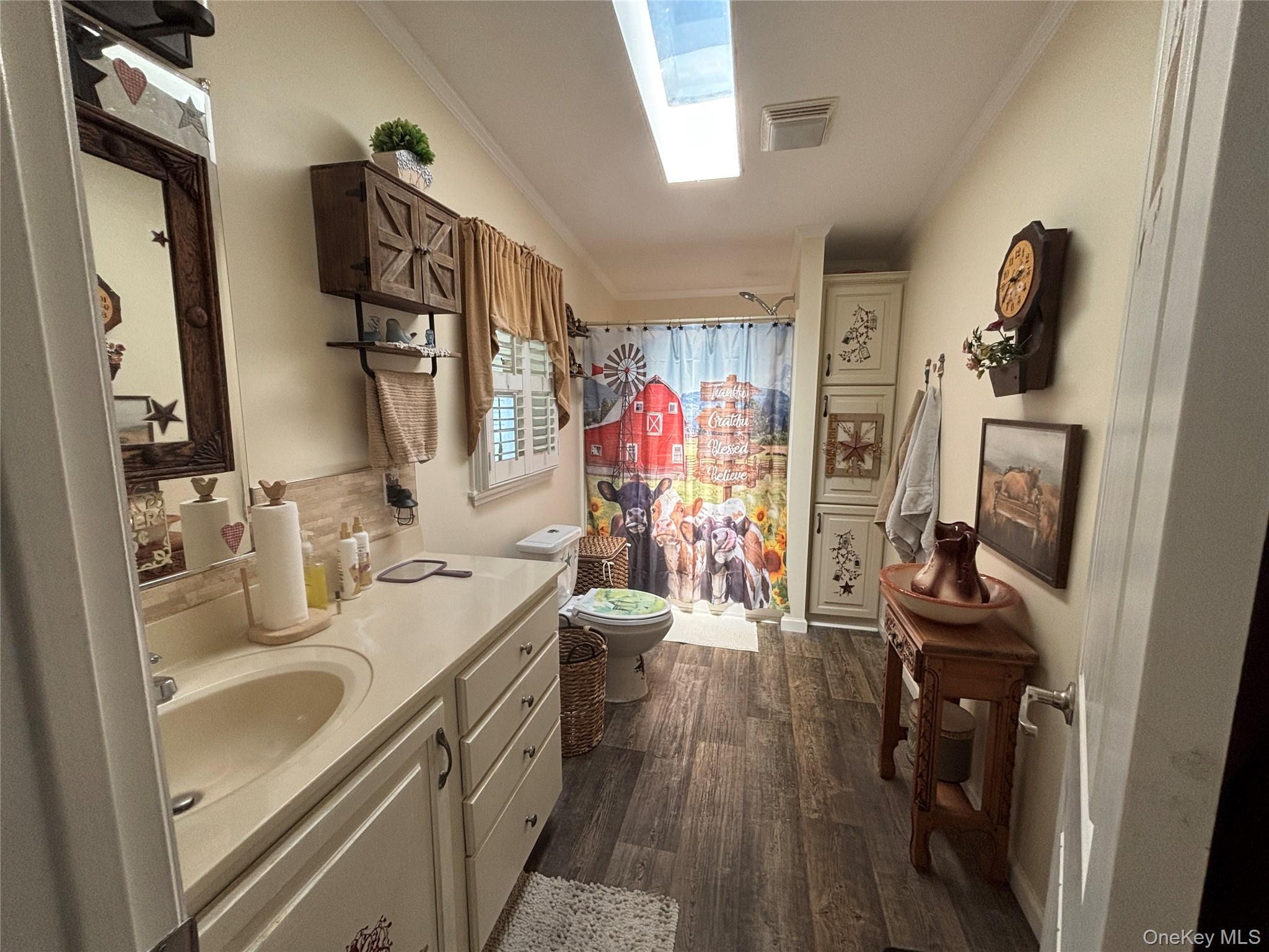 Single Family Old Country Road Suffolk County, NY 11901, MLS-1036429-40