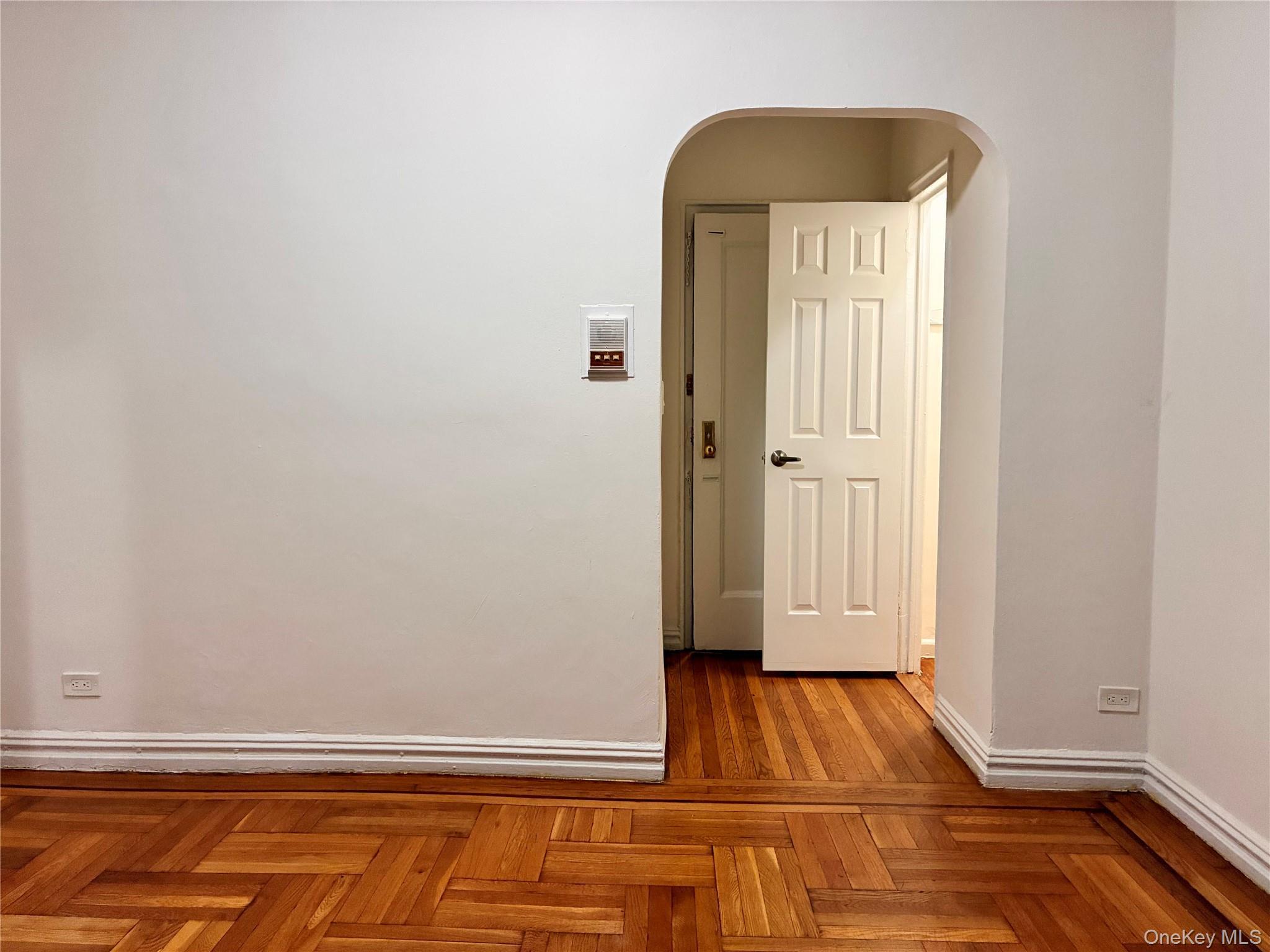 Apartment Creston Avenue  Bronx, NY 10468, MLS-1036451-2