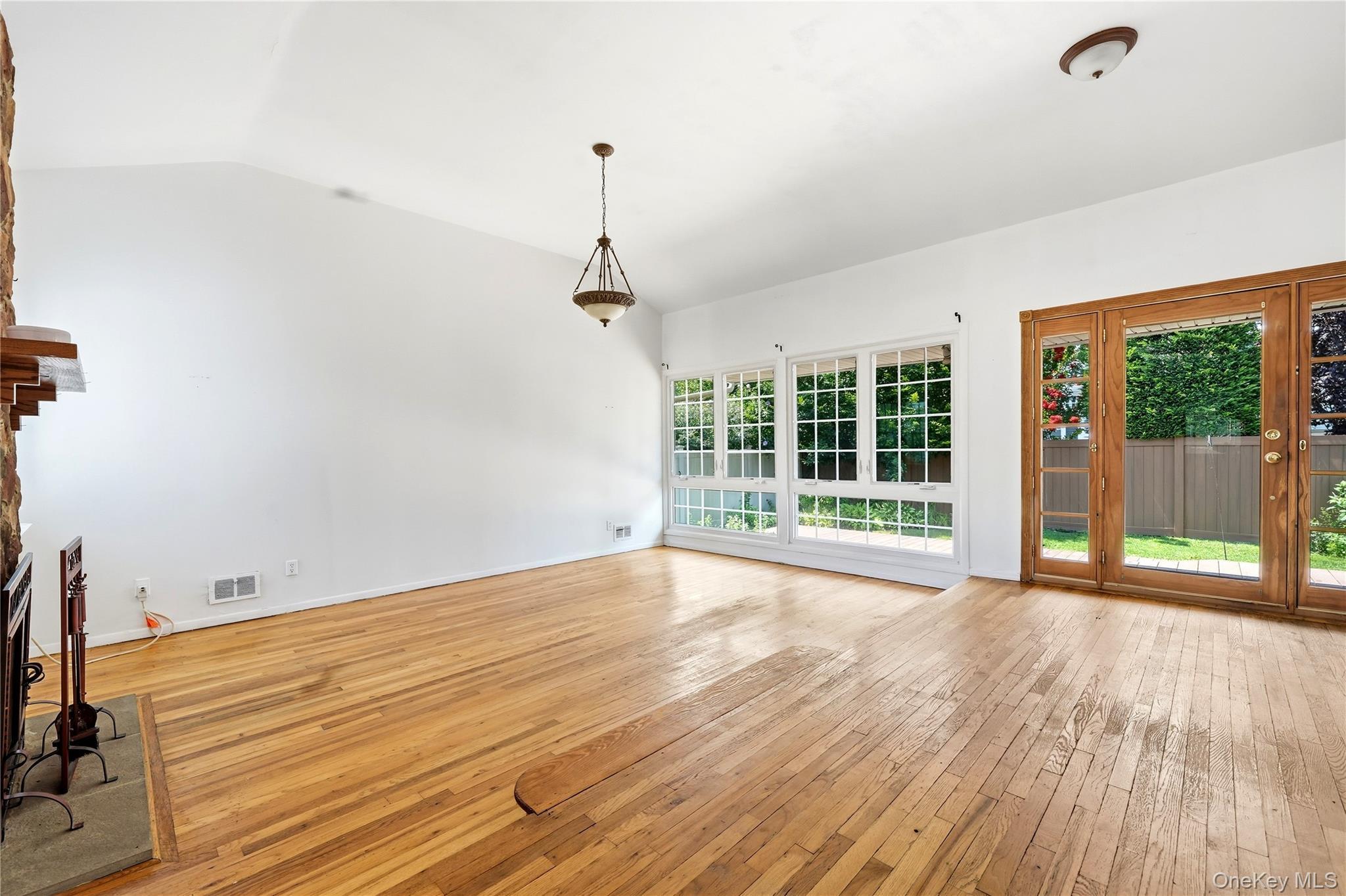 Single Family 1st Avenue  Nassau County, NY 11762, MLS-1036458-6