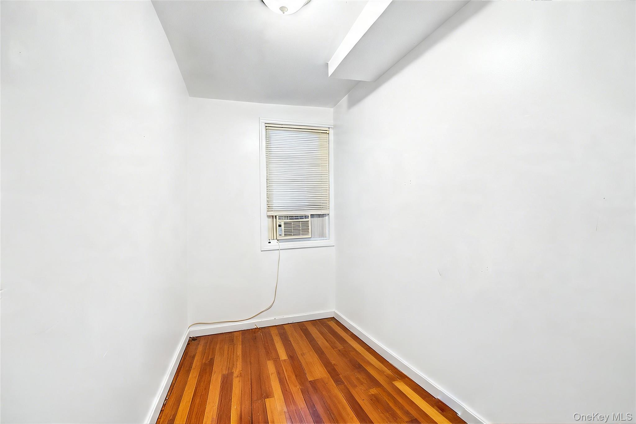 Single Family 95th Avenue Queens, NY 11416, MLS-1036479-10