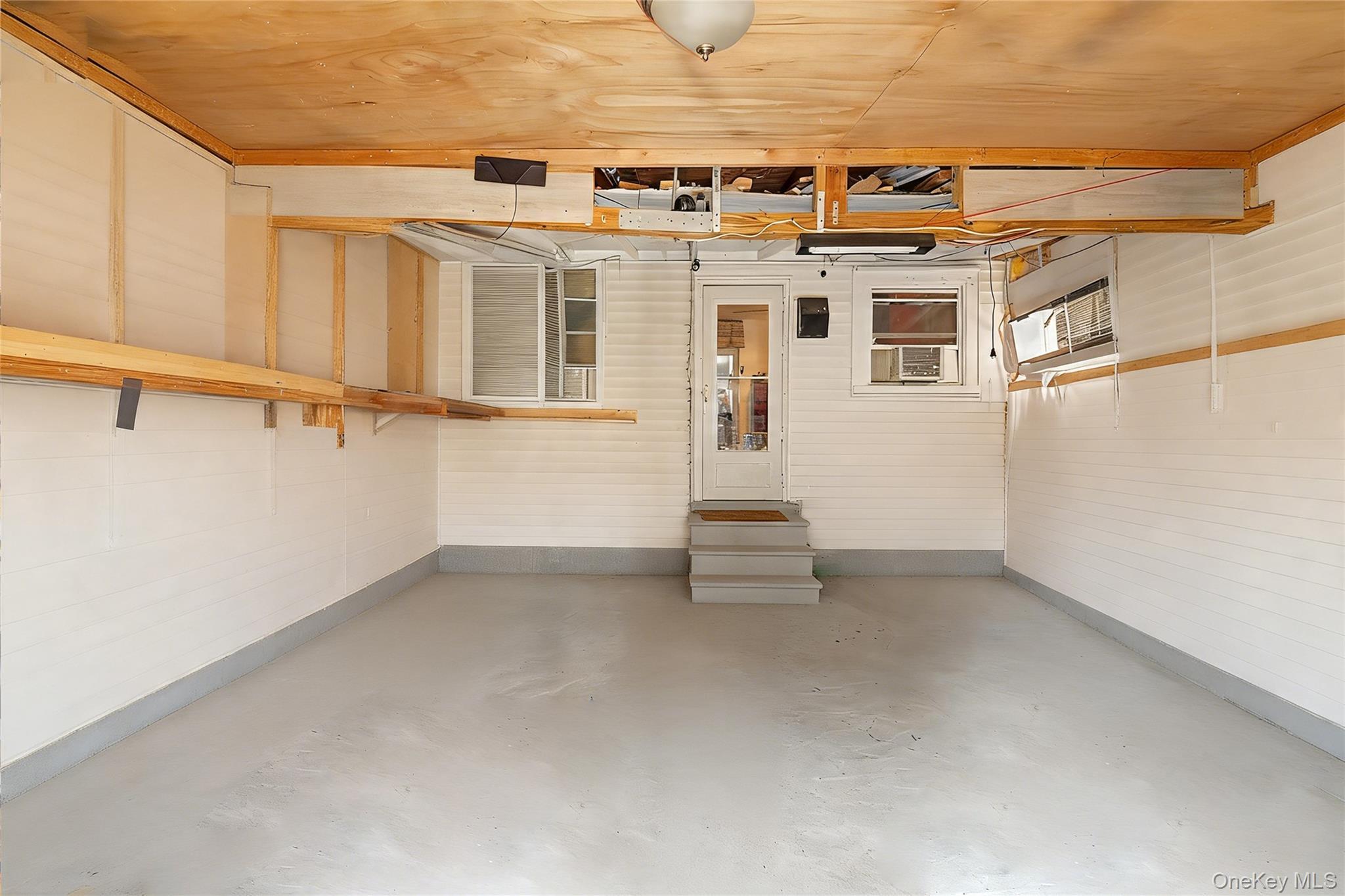 Single Family 95th Avenue Queens, NY 11416, MLS-1036479-21