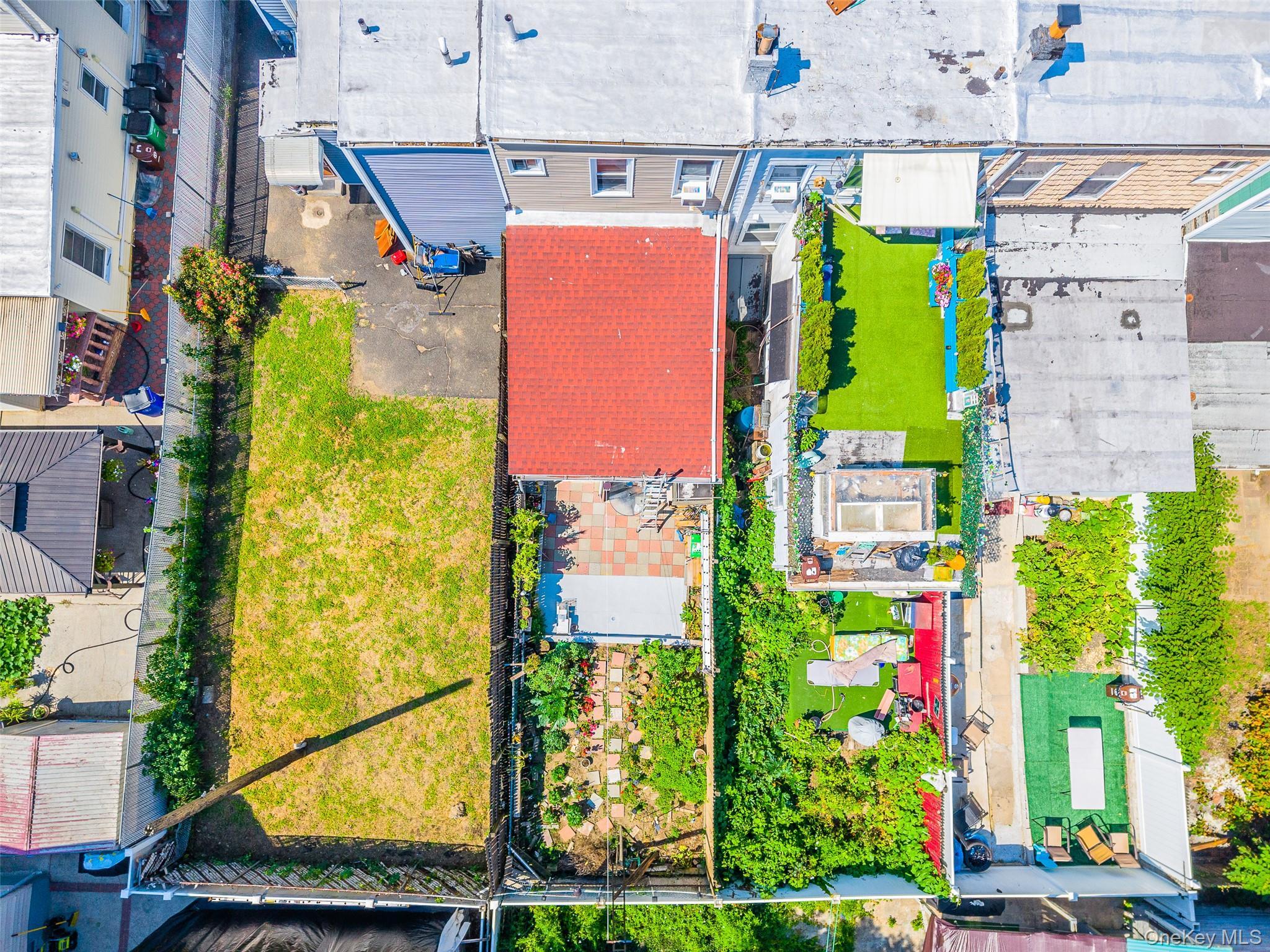 Single Family 95th Avenue Queens, NY 11416, MLS-1036479-24