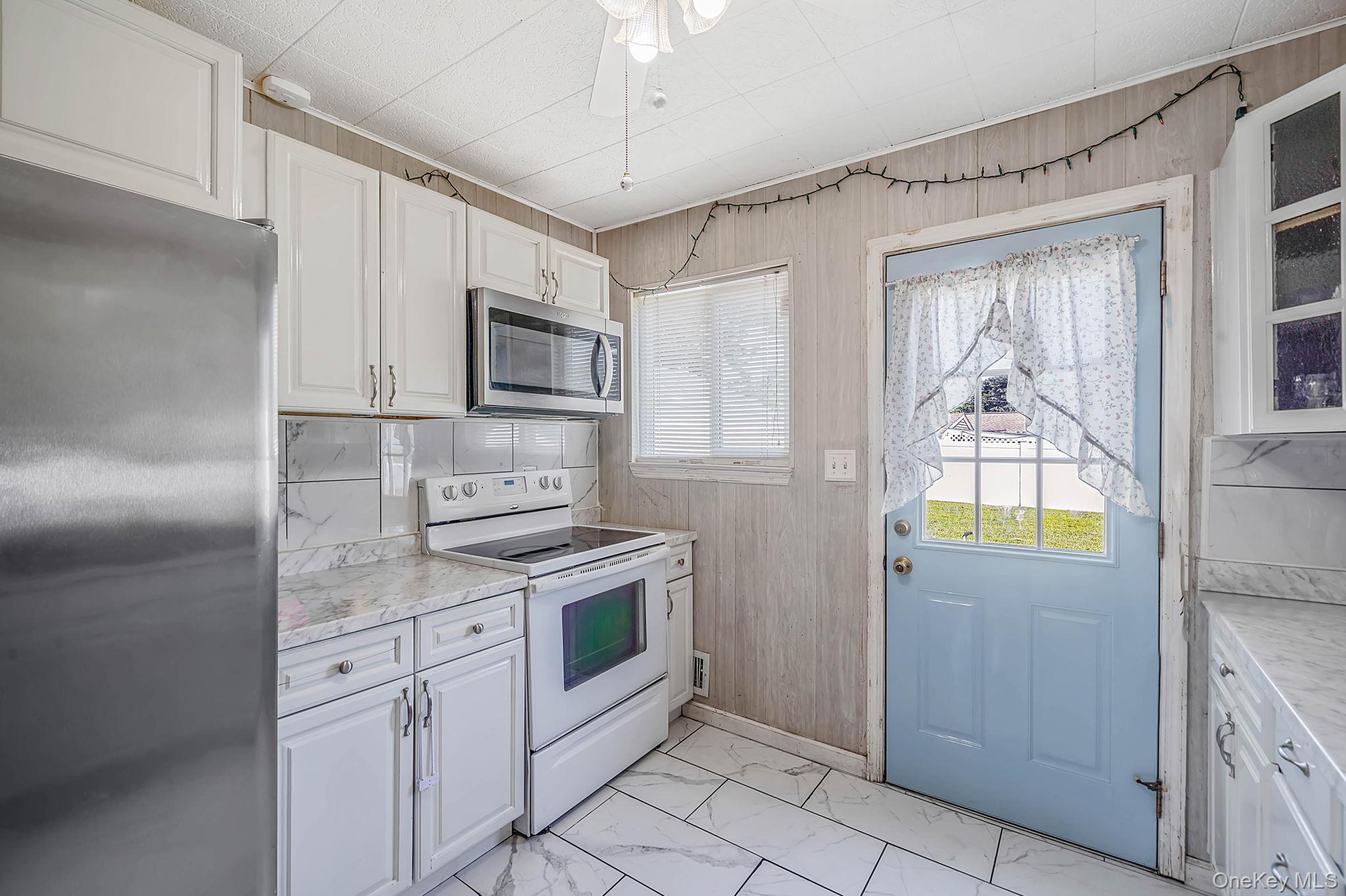 Single Family Eagle Avenue Suffolk County, NY 11763, MLS-1036481-15