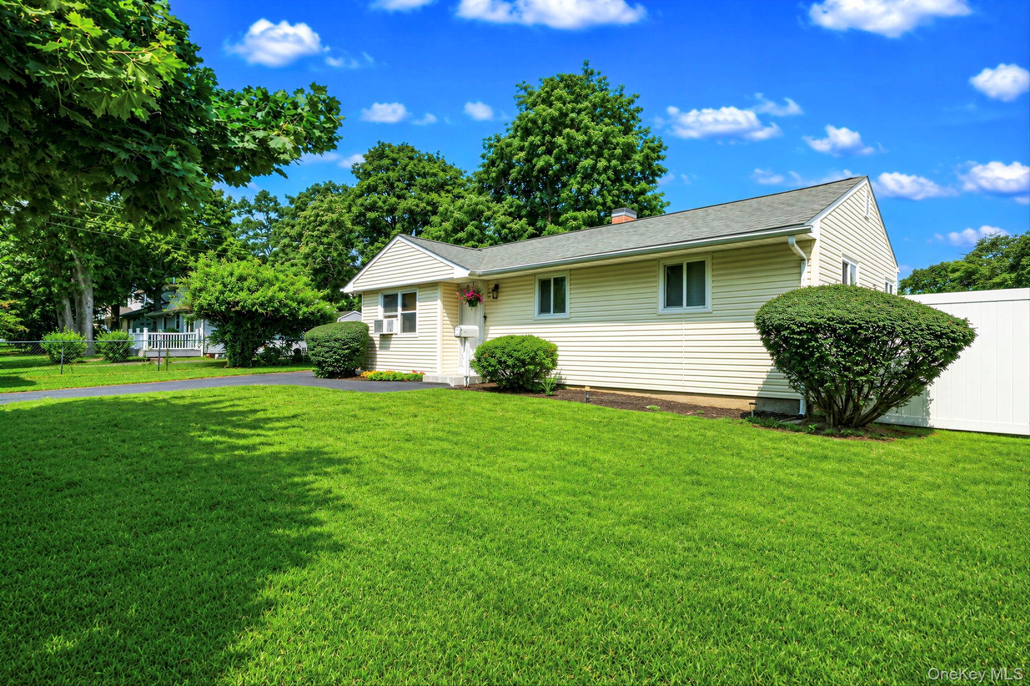 Single Family Eagle Avenue Suffolk County, NY 11763, MLS-1036481-3