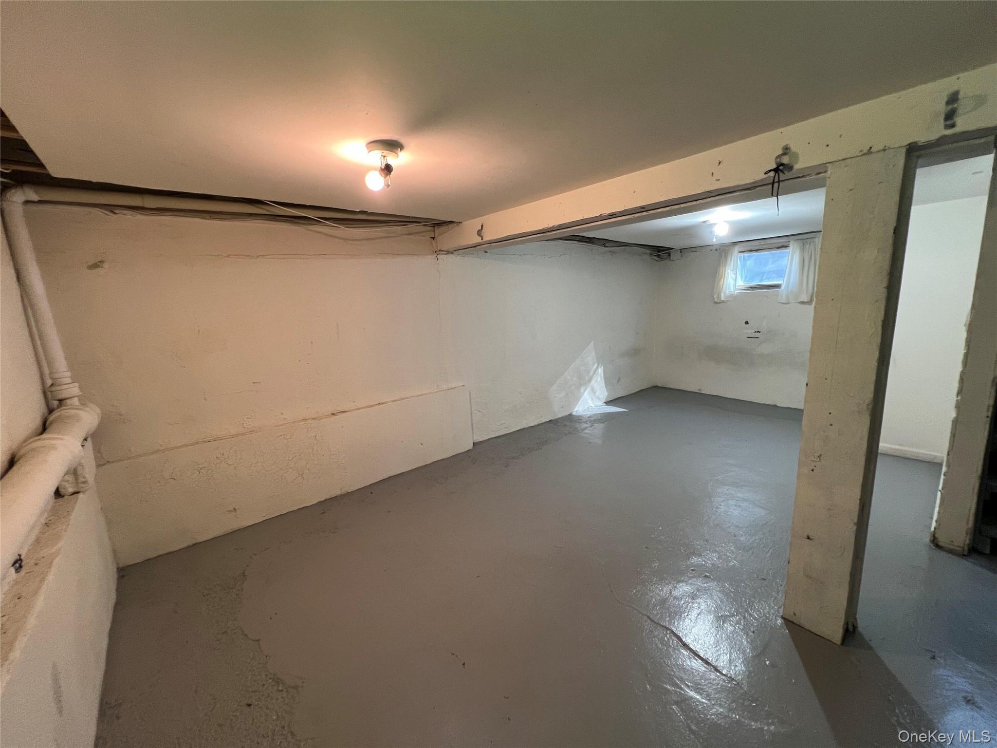 Single Family Beechwood Avenue  Nassau County, NY 11050, MLS-1036514-16
