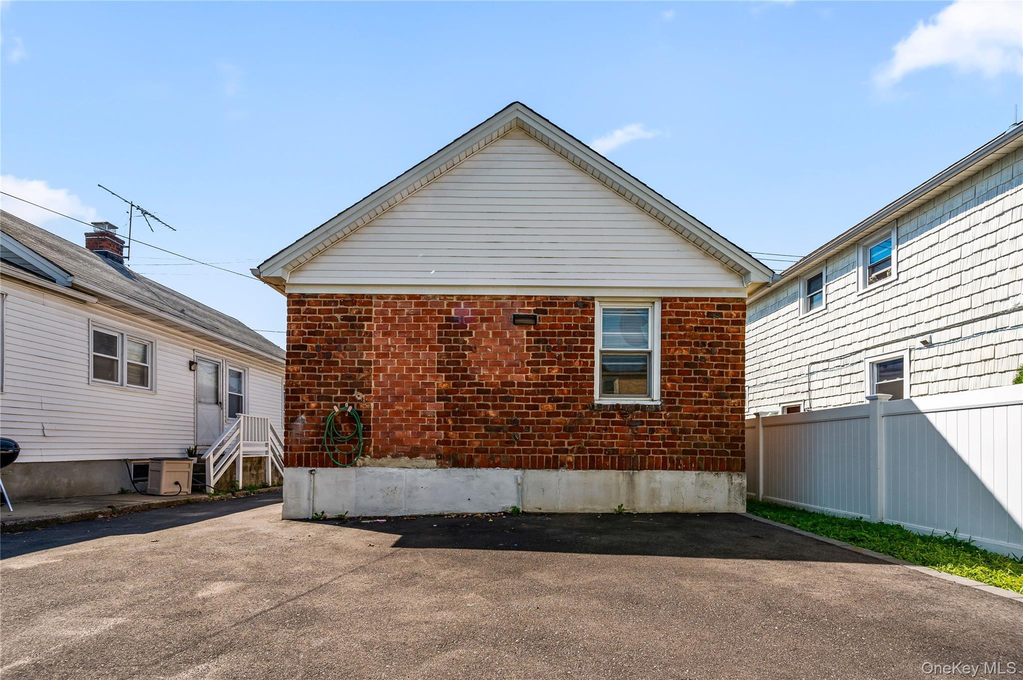 Single Family Beechwood Avenue  Nassau County, NY 11050, MLS-1036514-5