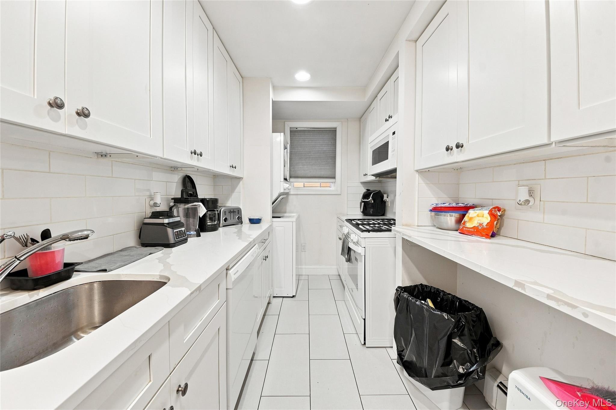 Single Family Fowler Avenue Bronx, NY 10462, MLS-1036516-17